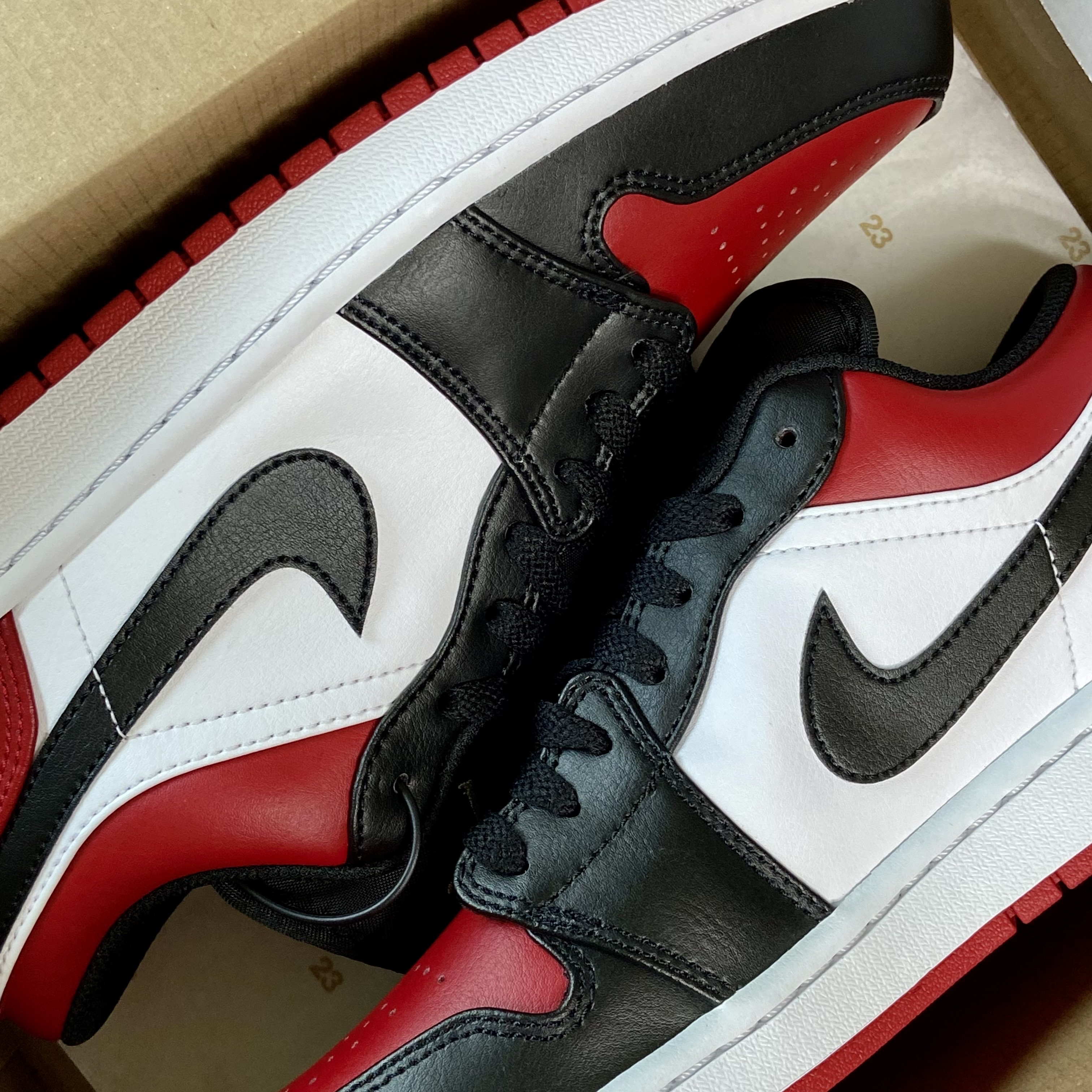 Jordan 1 Low Bred Toe 착용 스타일