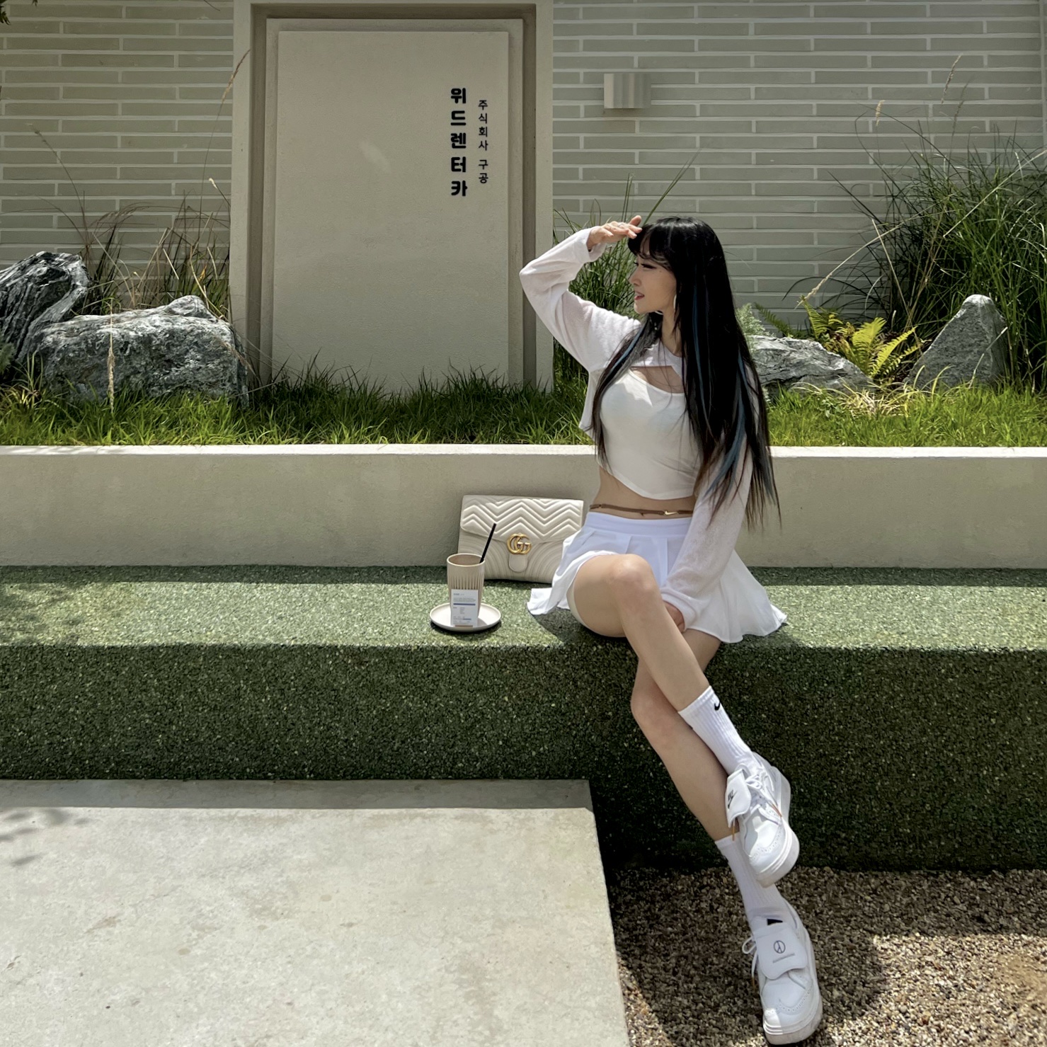 Nike x Peaceminusone Kwondo1 White, Gucci GG Marmont Matalasse Clutch Black 착용 스타일 - 1