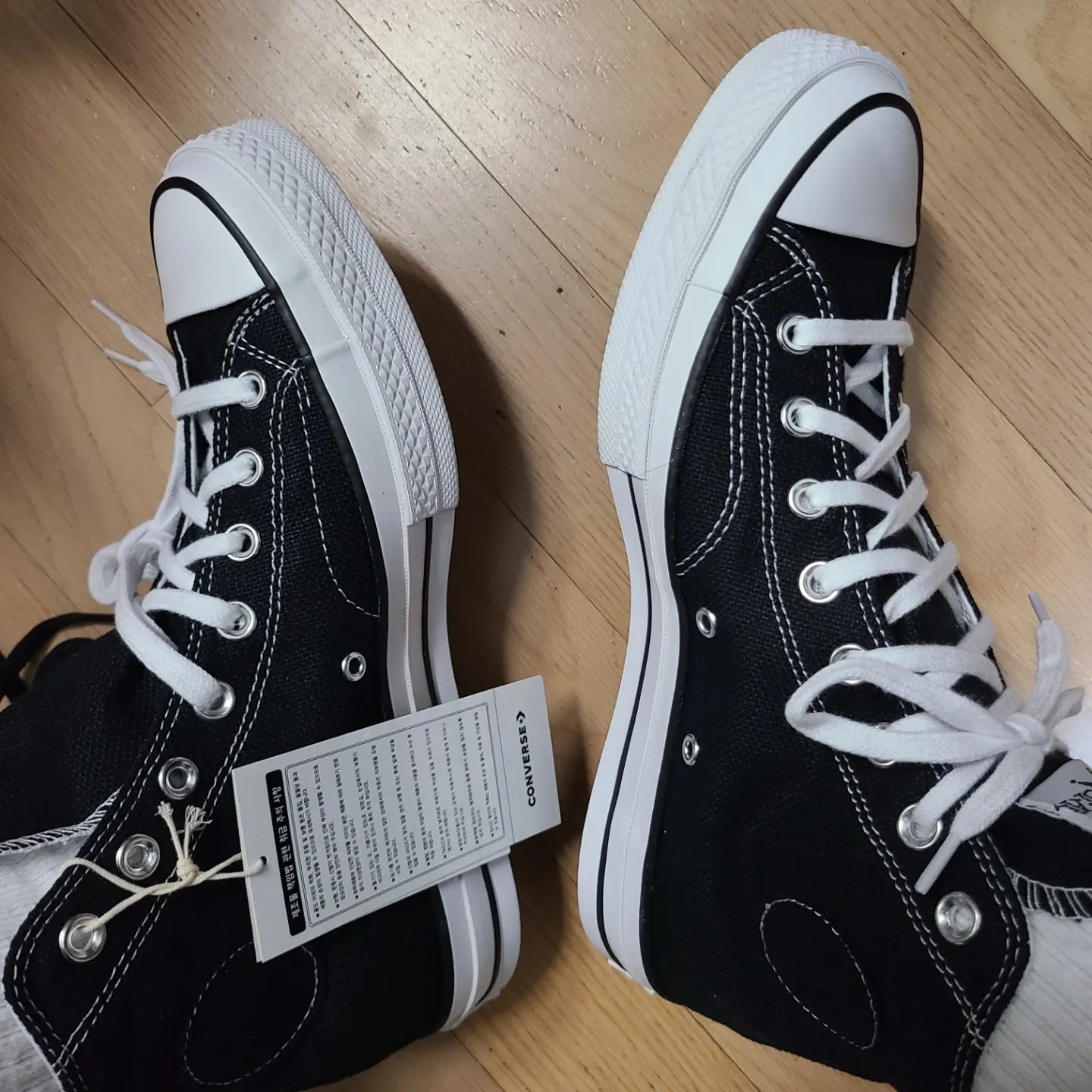 Converse x Stussy Chuck 70 High Black 착용 스타일 - 4