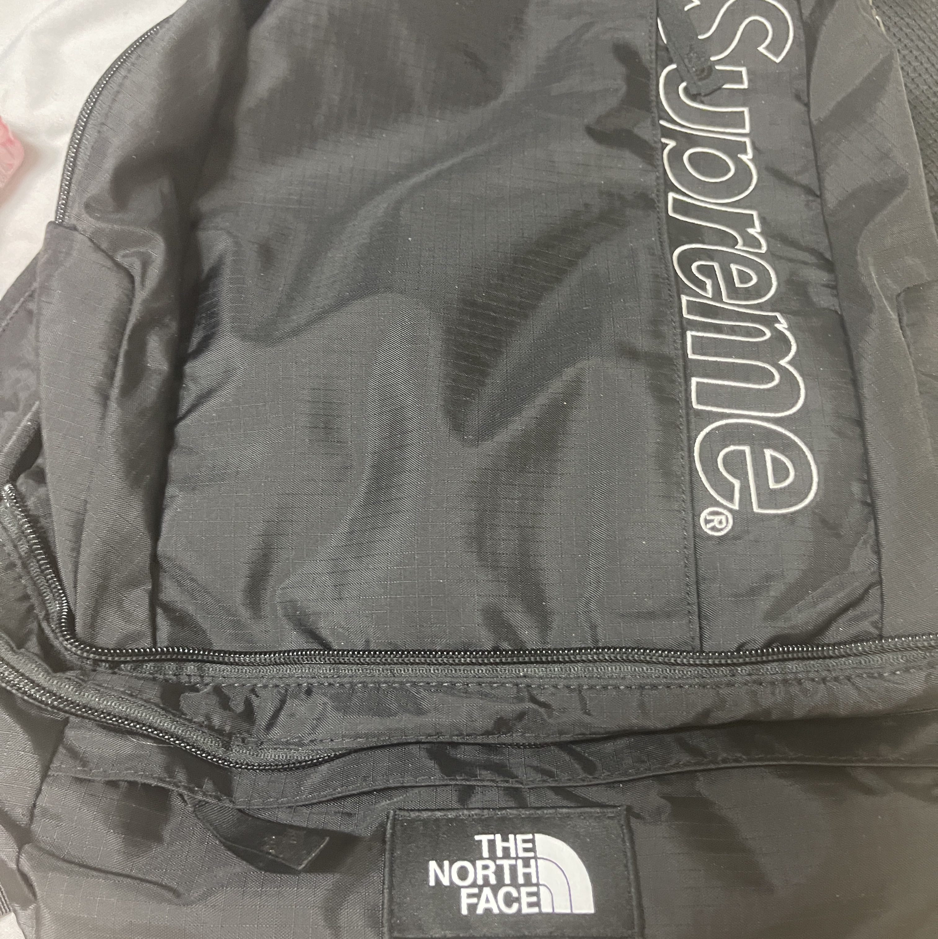 Supreme x The North Face Trekking Convertible Backpack + Waist Bag Black - 22SS 착용 스타일 - 1