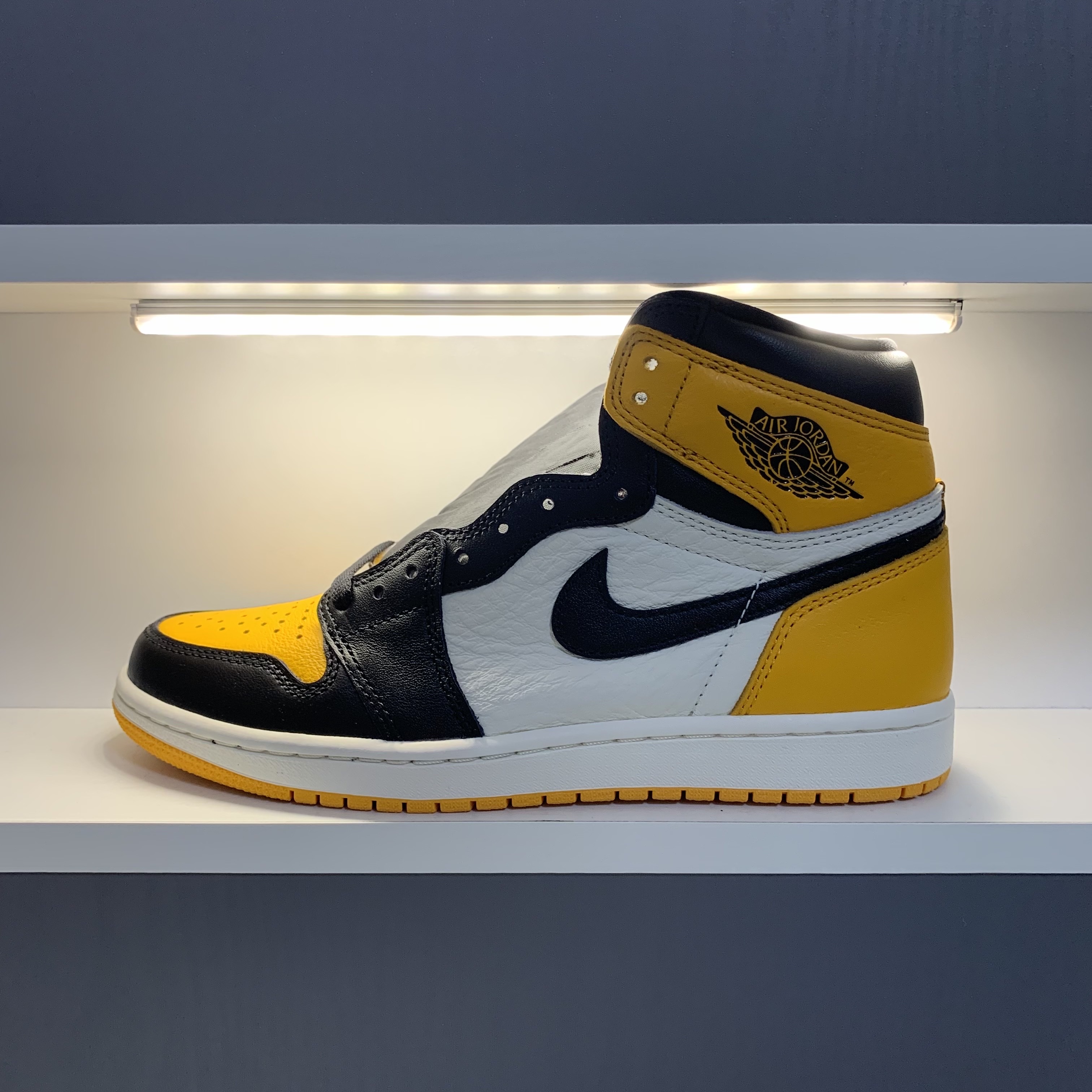 Jordan 1 Retro High OG Taxi, Nike x Kasina Air Max 1 SP Won-Ang Particle Grey 착용 스타일 - 1