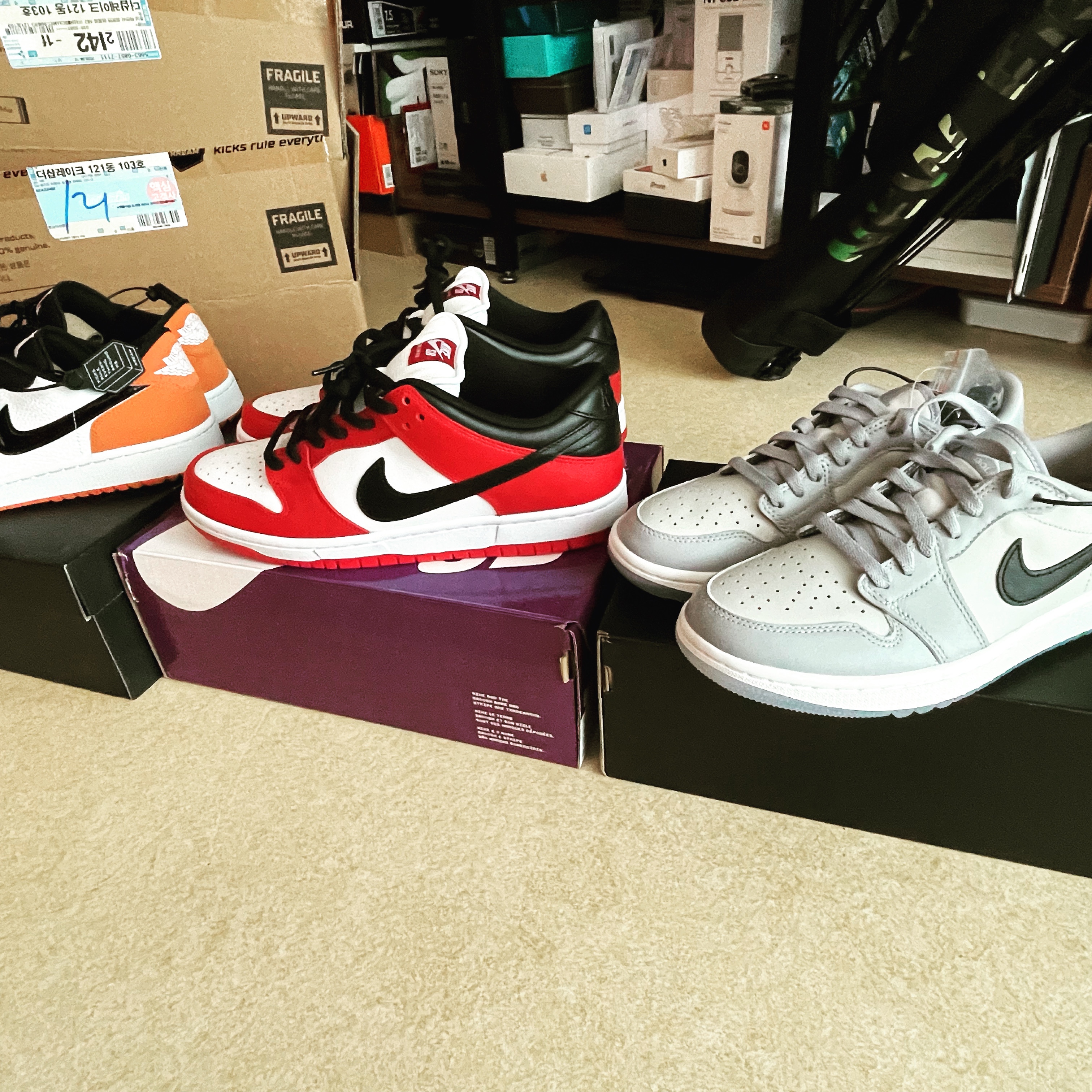 Jordan 1 Low Golf Starfish, Nike SB Dunk Low Pro Chicago 착용 스타일