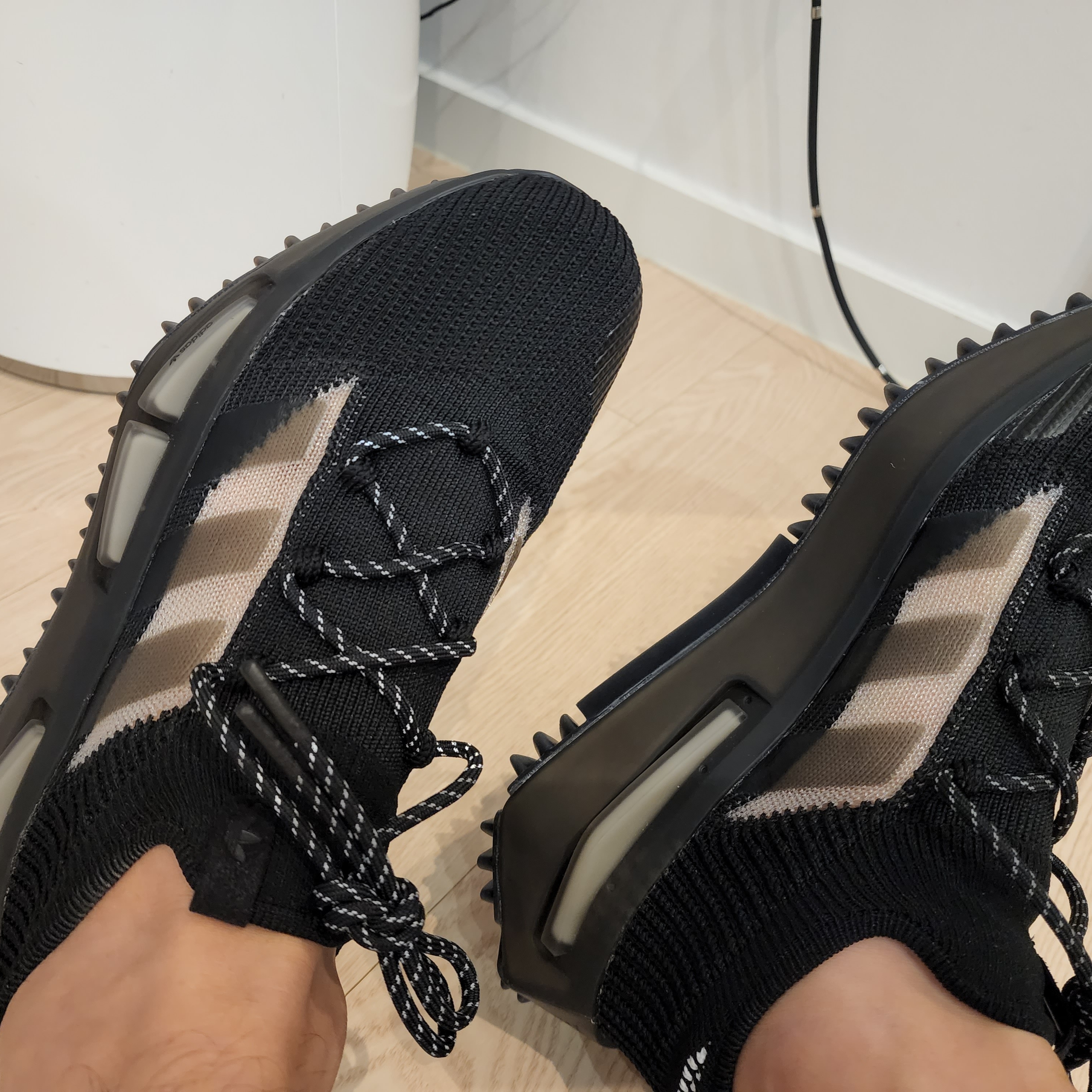 Adidas NMD S1 Core Black 착용 스타일 - 3