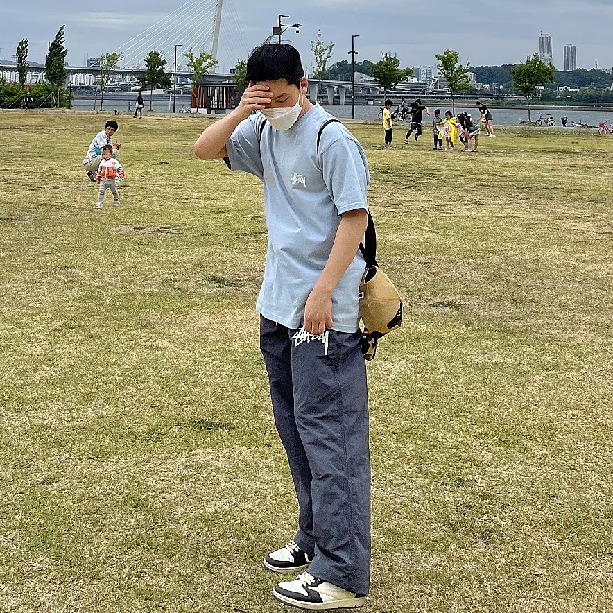 Jordan 1 x Travis Scott x Fragment Retro Low OG SP Military Blue, Nike x Stussy Beach Pants Off Noir 착용 스타일