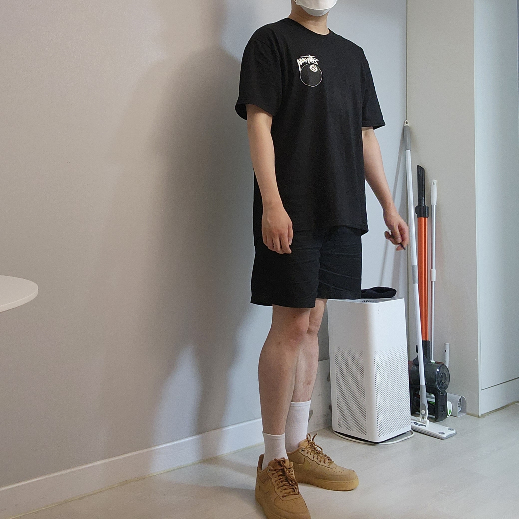 Stussy 8 Ball T-Shirt Black - 22SS, Nike Air Force 1 '07 WB Flax 착용 스타일