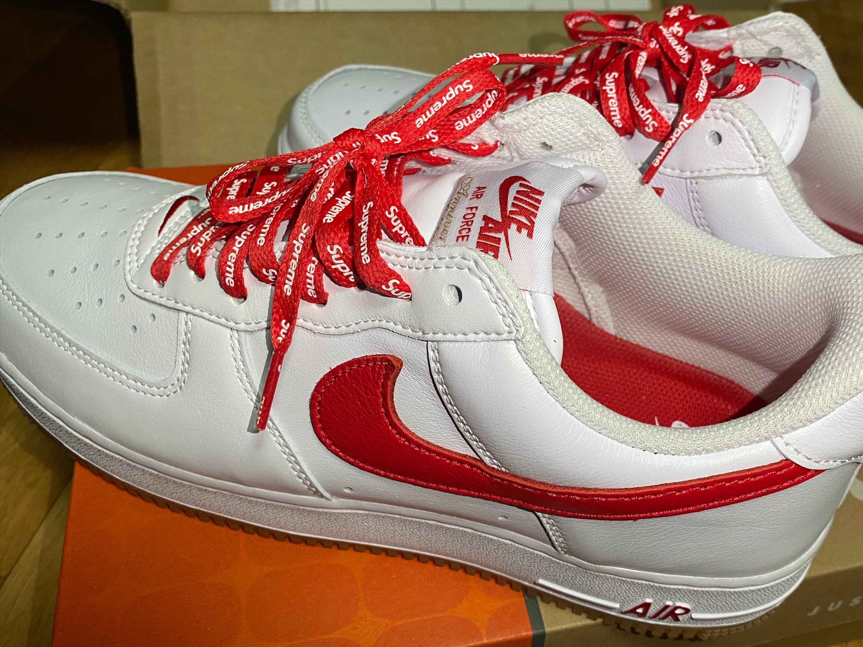 Nike Air Force 1 Low Retro Color of the Month University Red 착용 스타일