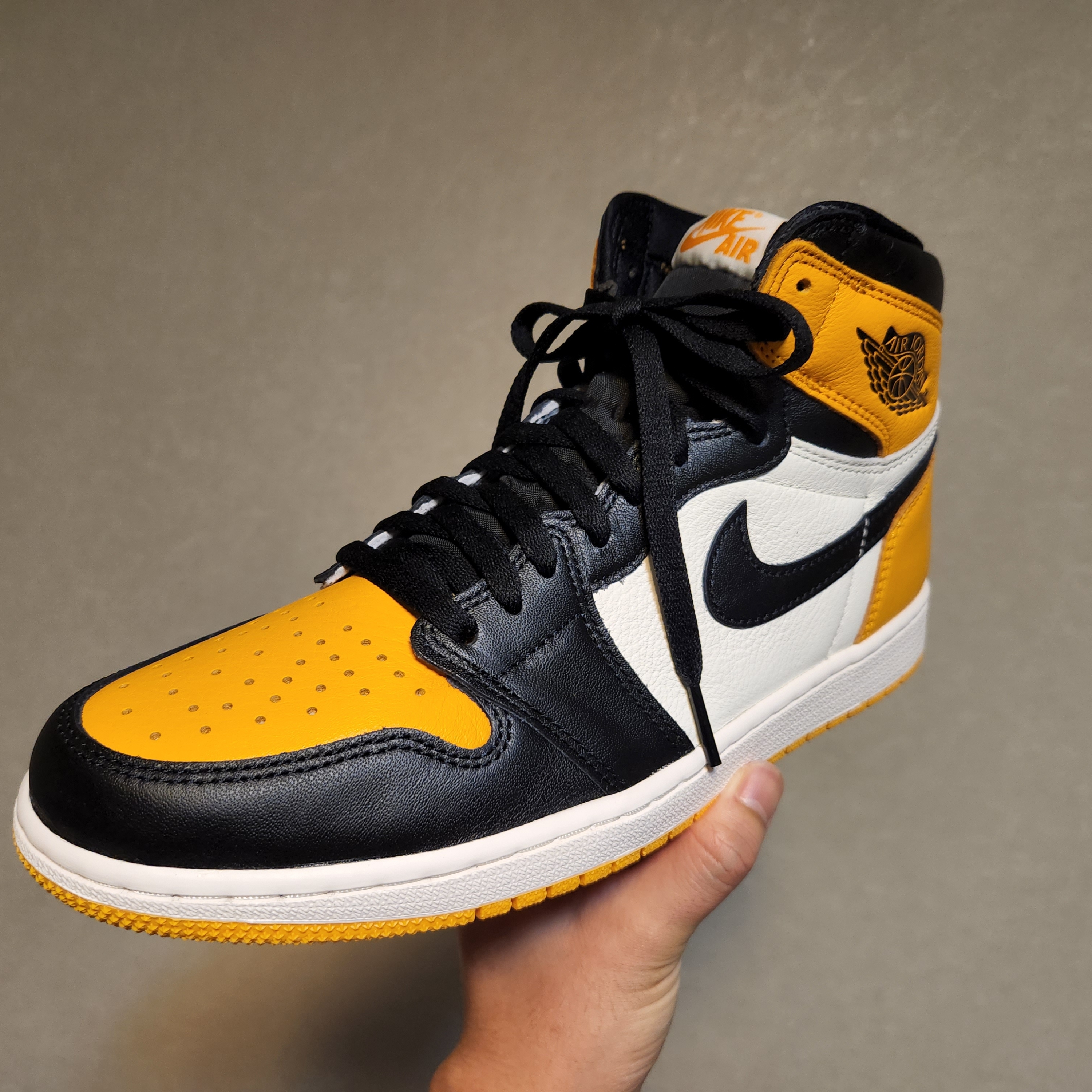 Jordan 1 Retro High OG Taxi 착용 스타일 - 1