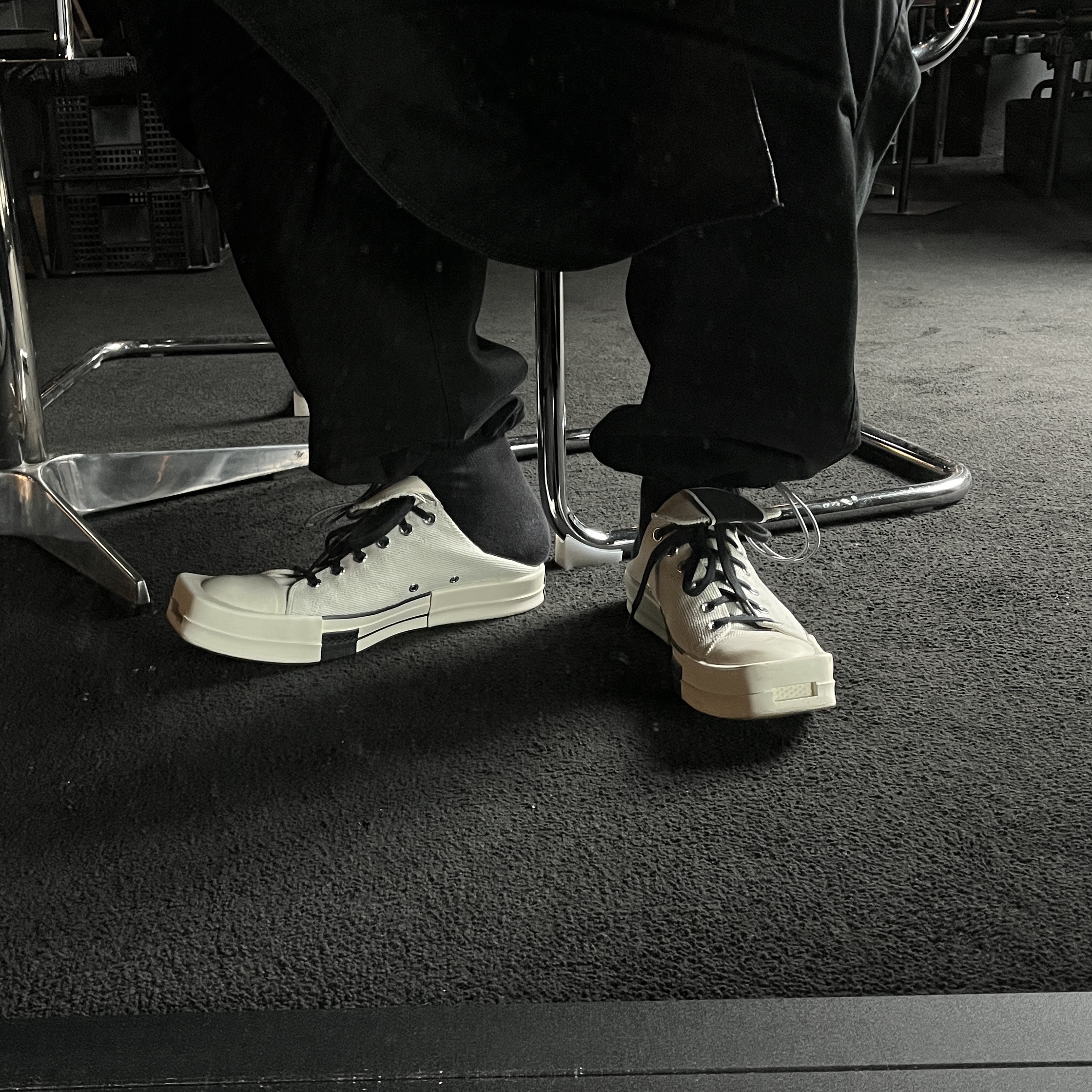 Converse x Drkshdw Turbodrk Chuck 70 Ox Lilly White 착용 스타일 - 2