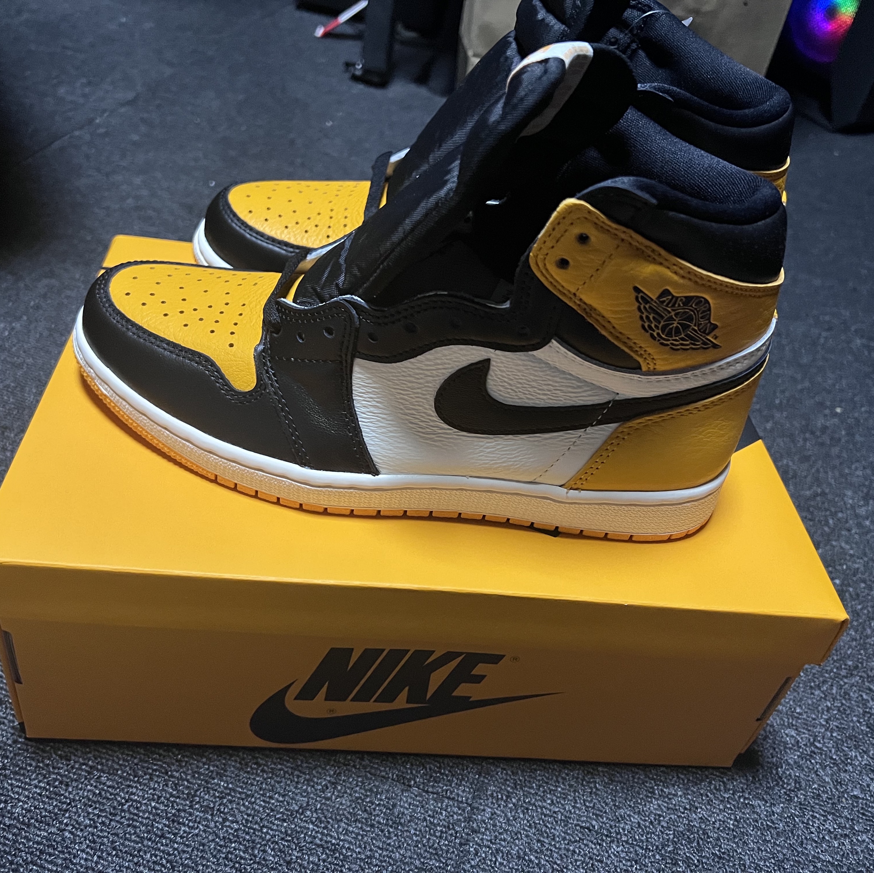 Jordan 1 Retro High OG Taxi 착용 스타일 - 1