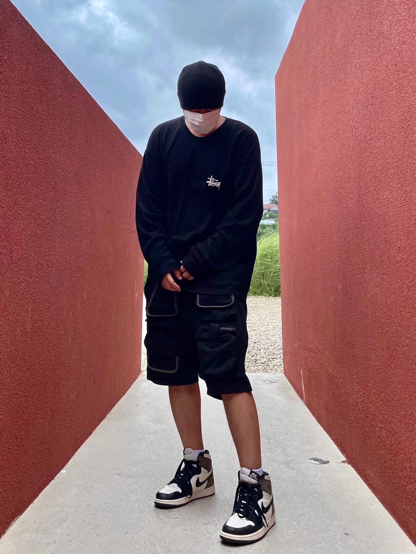 Stussy Debossed Stock Logo Beanie Black, Stussy Basic Stussy LS T-Shirt Black 2022 착용 스타일 - 2