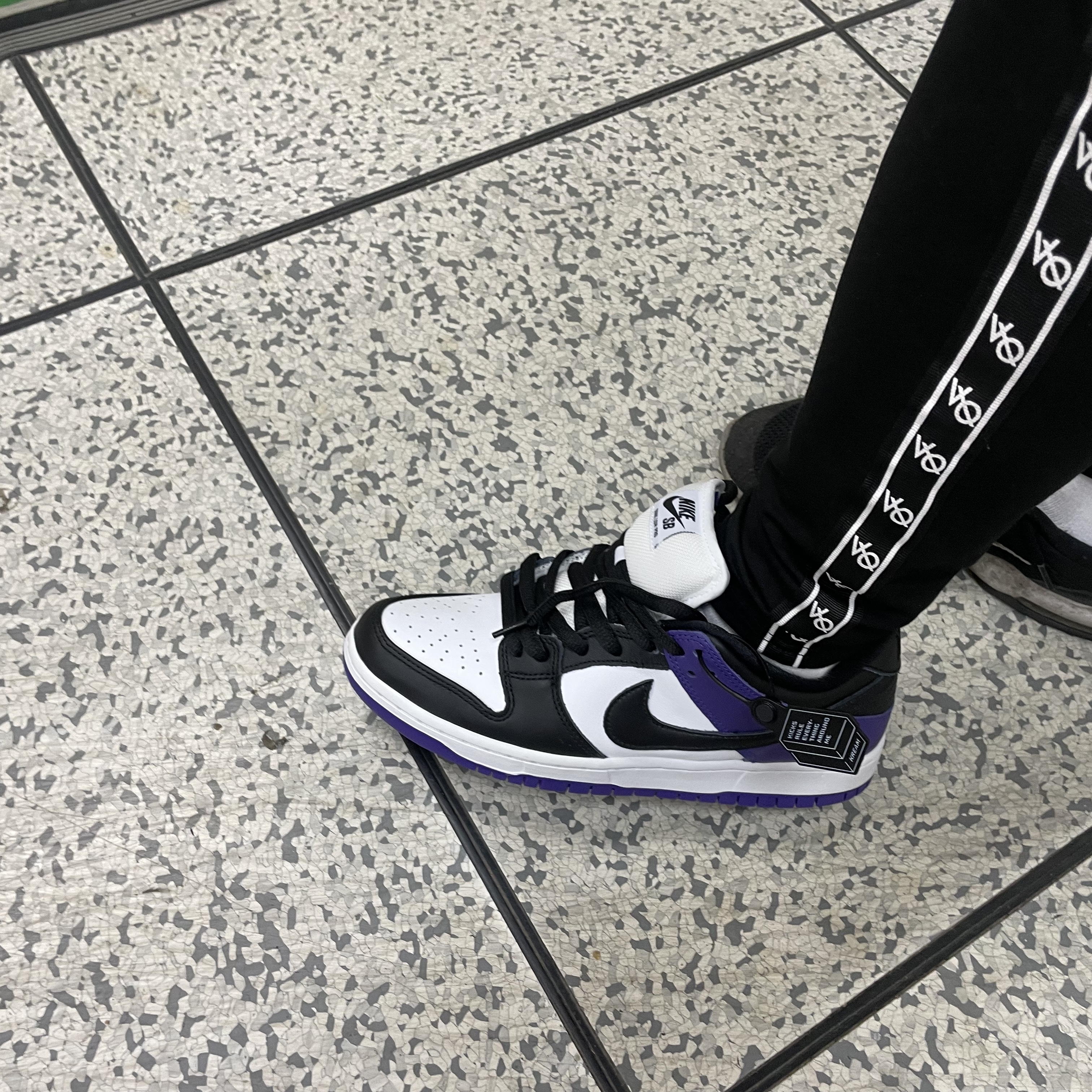 Nike SB Dunk Low Pro Court Purple 착용 스타일 - 2