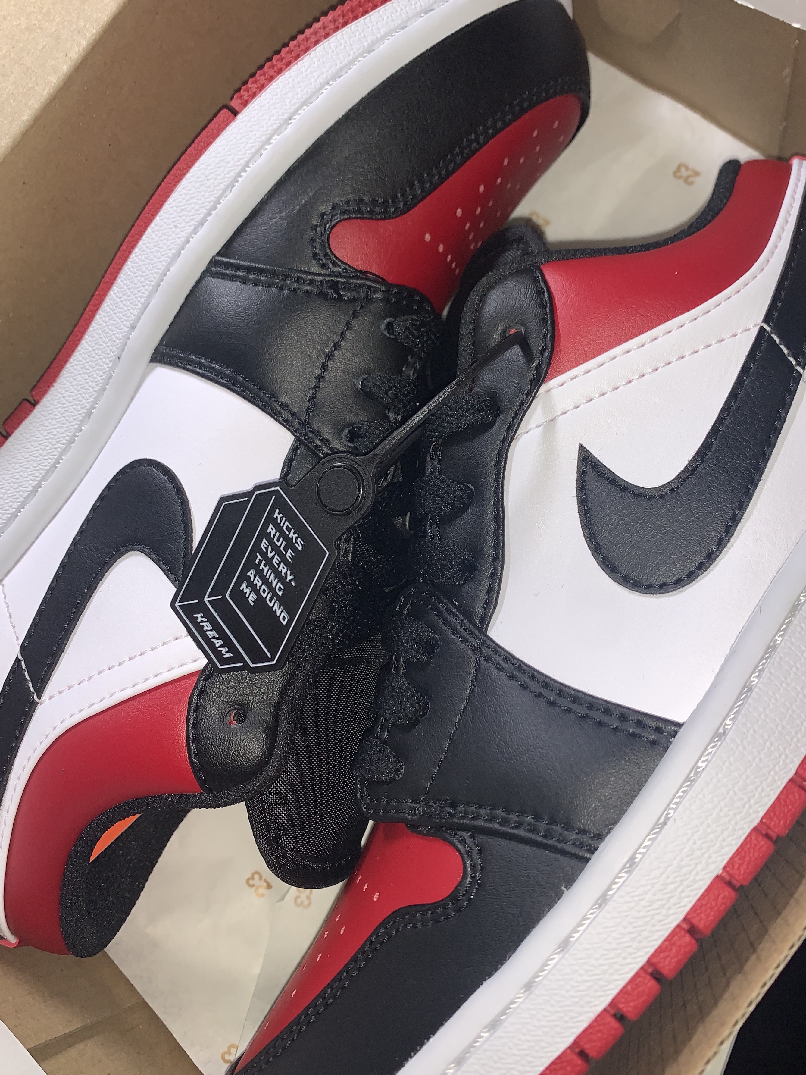 Jordan 1 Low Bred Toe 착용 스타일 - 2