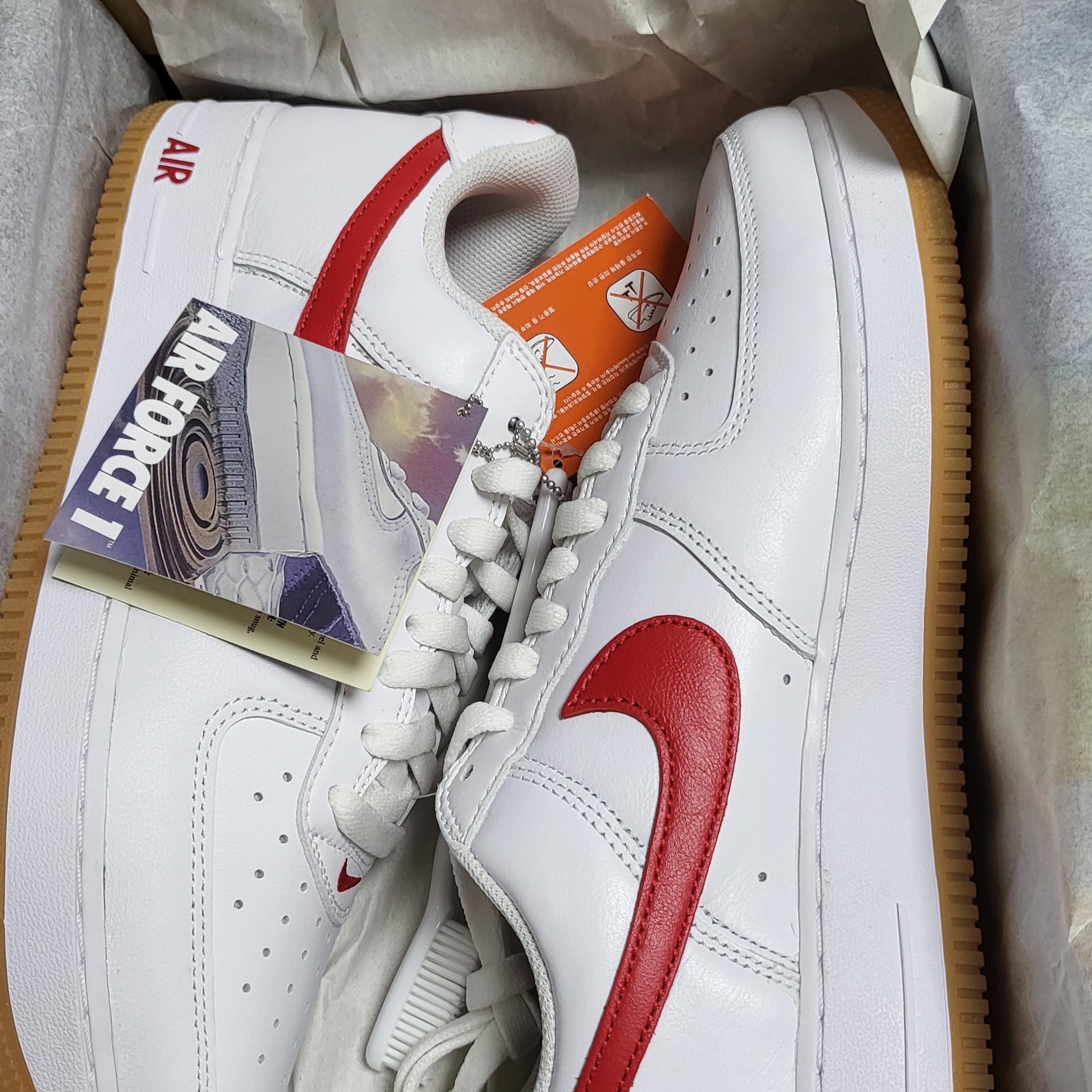 Nike Air Force 1 Low Retro Color of the Month University Red 착용 스타일 - 3