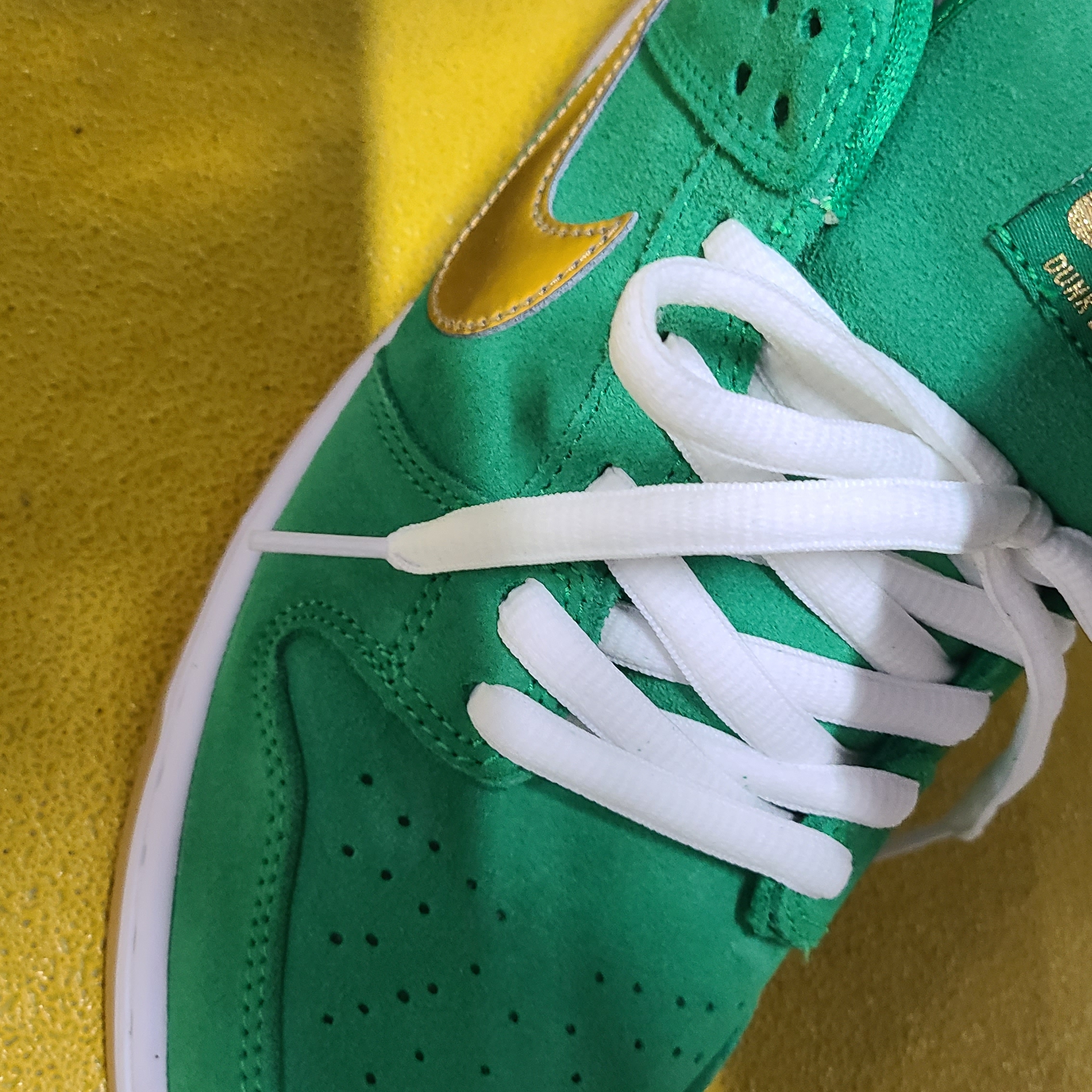 Nike SB Dunk Low Pro Shamrock 착용 스타일 - 2