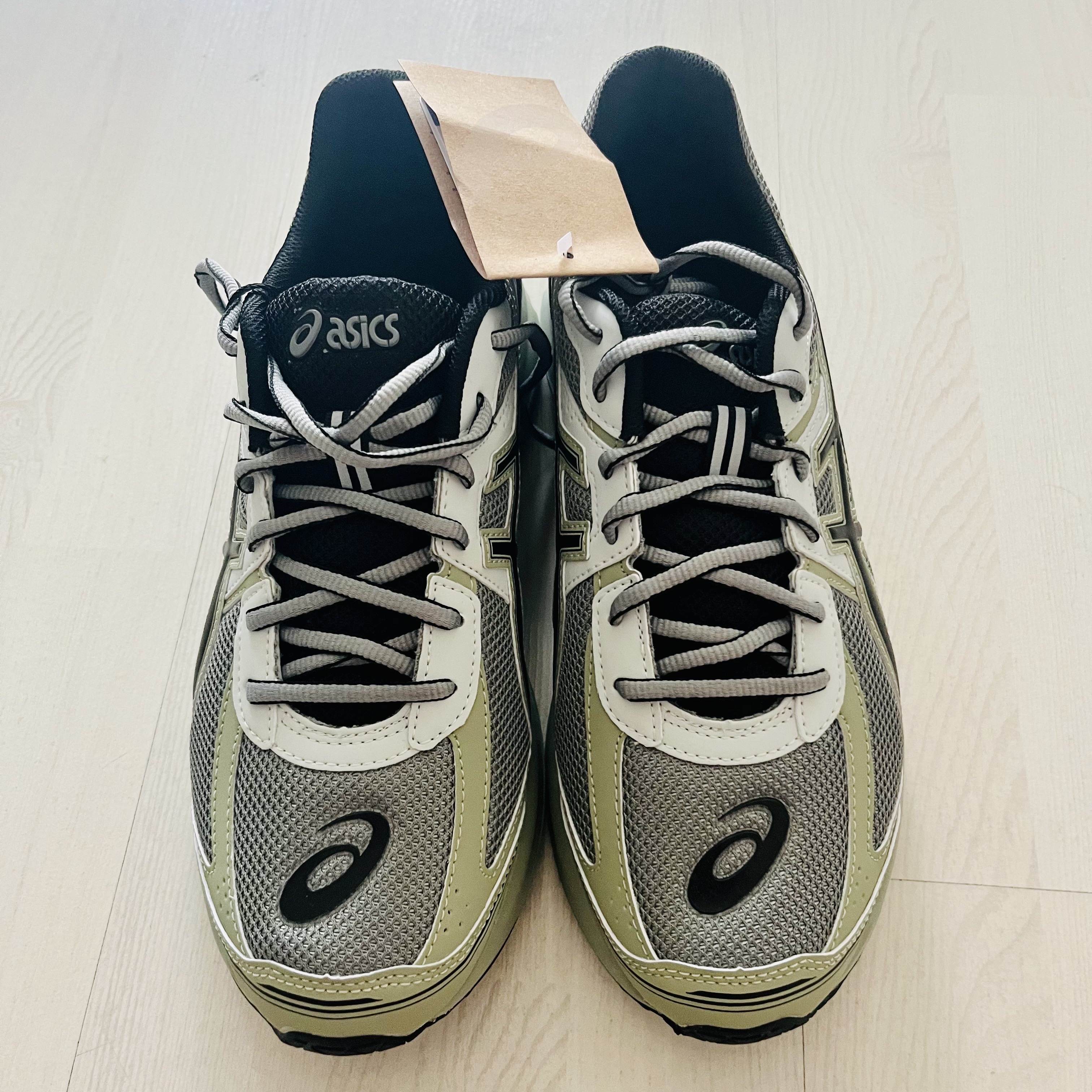 Asics Jog 100 S Sheet Rock - 2E Wide 착용 스타일 - 2