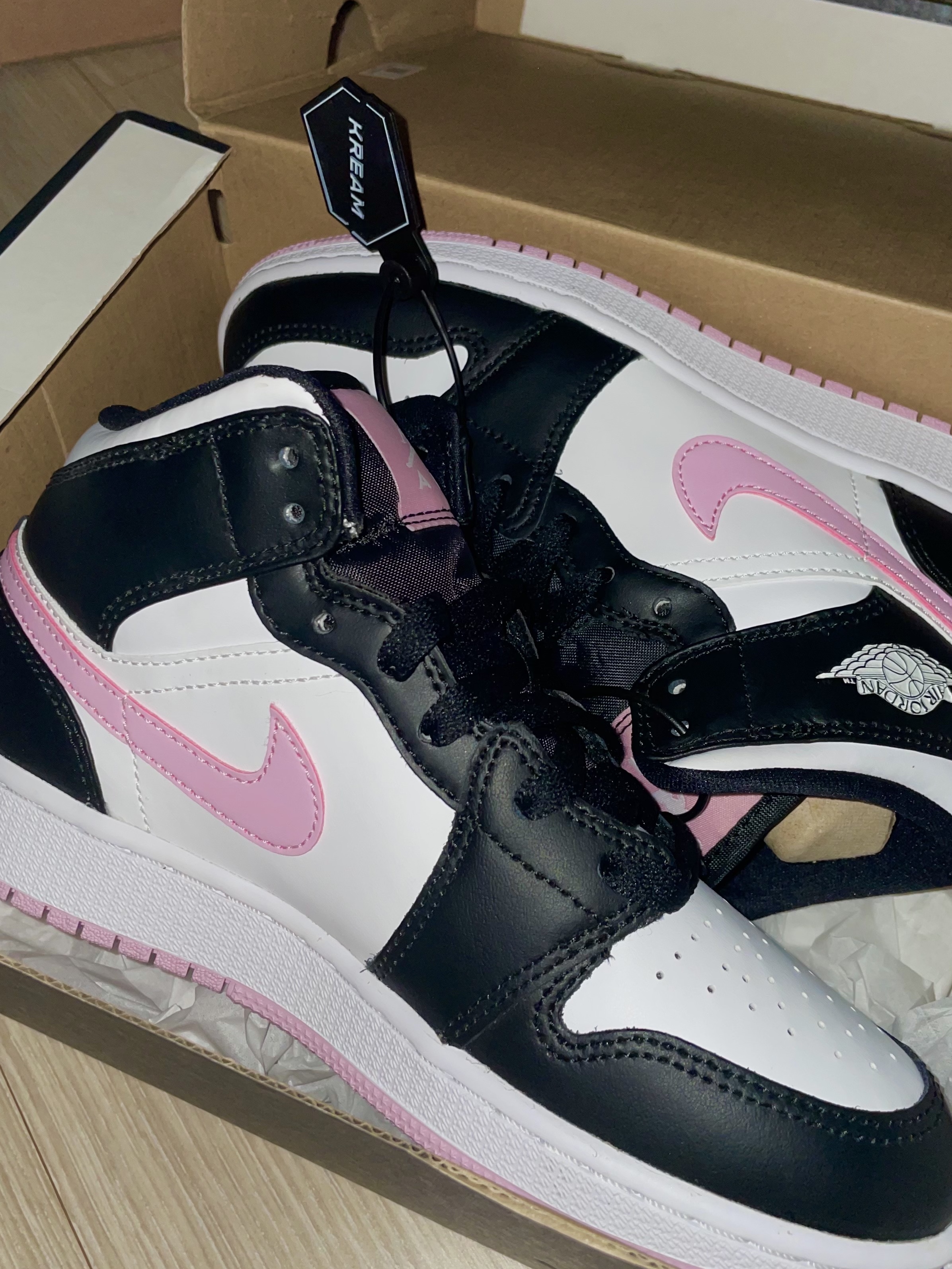 (GS) Jordan 1 Mid Light Arctic Pink 착용 스타일