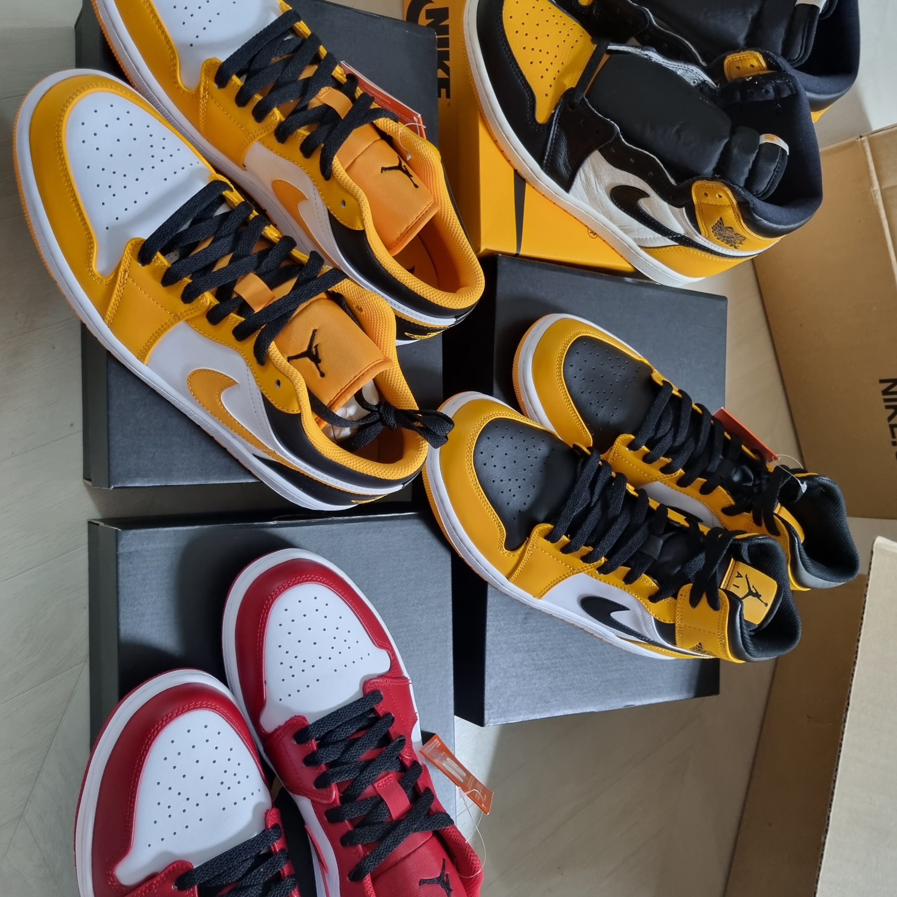 Jordan 1 Retro High OG Taxi, Jordan 1 Low Taxi 착용 스타일