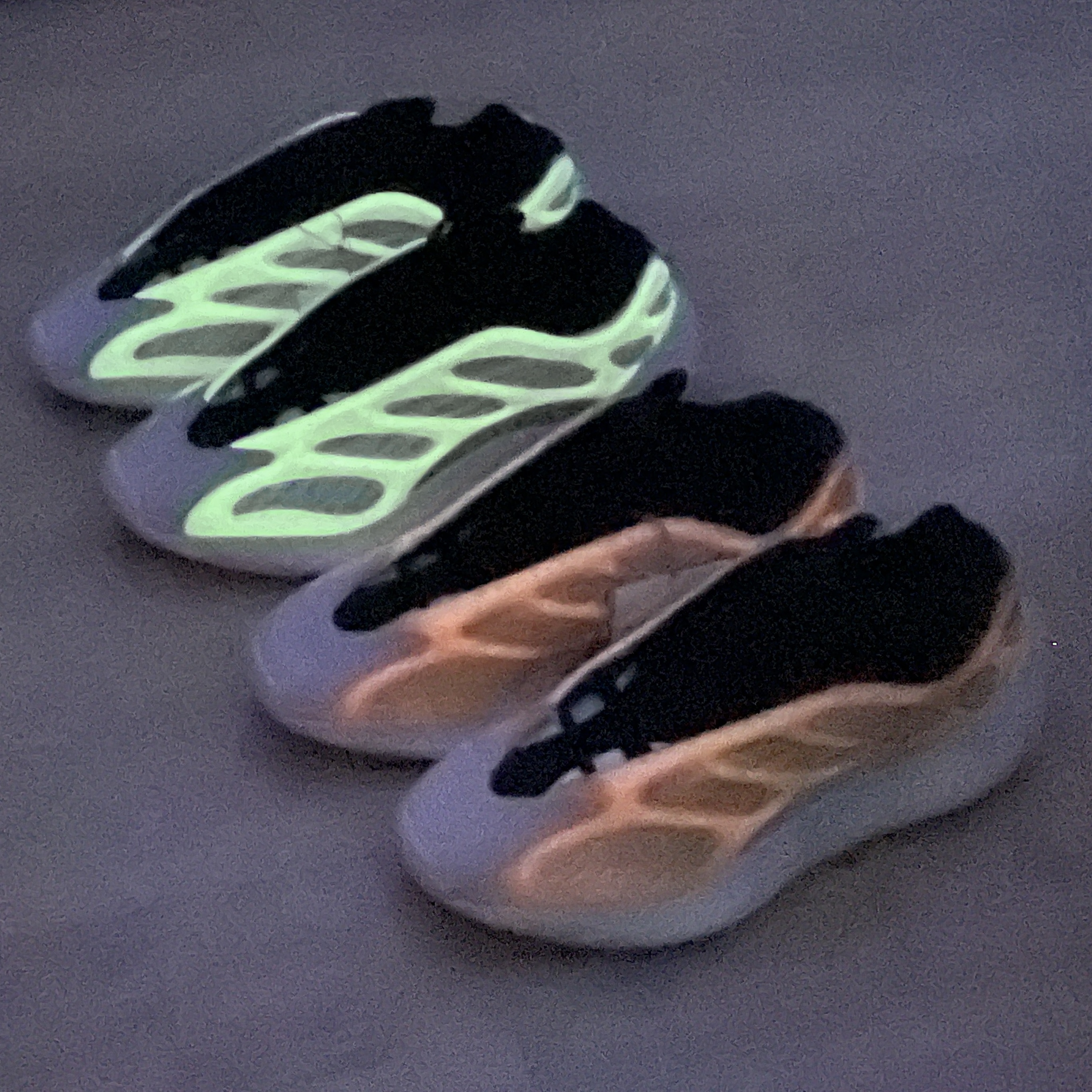 Adidas Yeezy 700 V3 Azael 2022/2023, Adidas Yeezy 700 V3 Mono Safflower 착용 스타일 - 2
