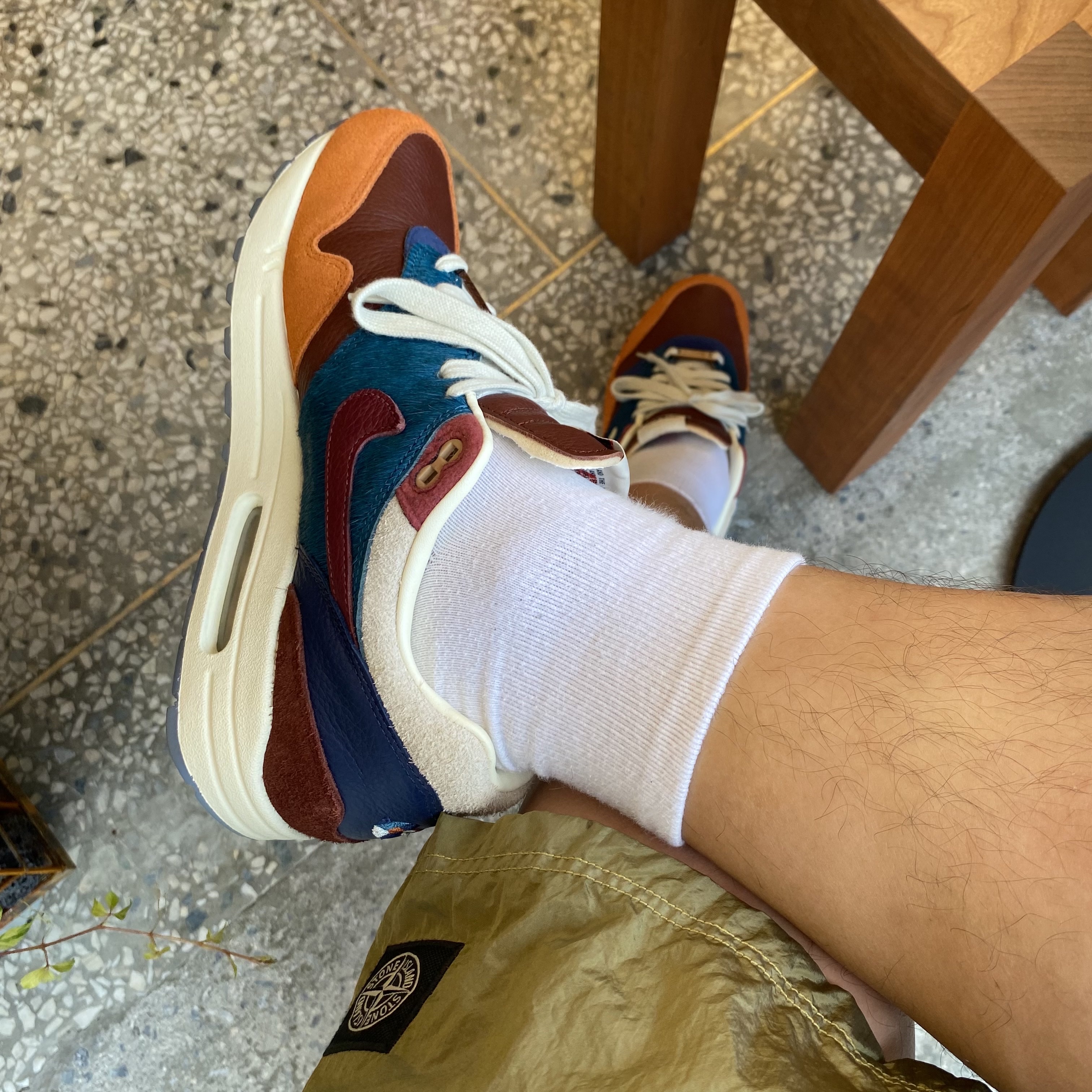 Nike x Kasina Air Max 1 SP Won-Ang Orange, Stone Island B0943 Nylon Metal Swimming Trunk Olive Green - 22SS 착용 스타일 - 1