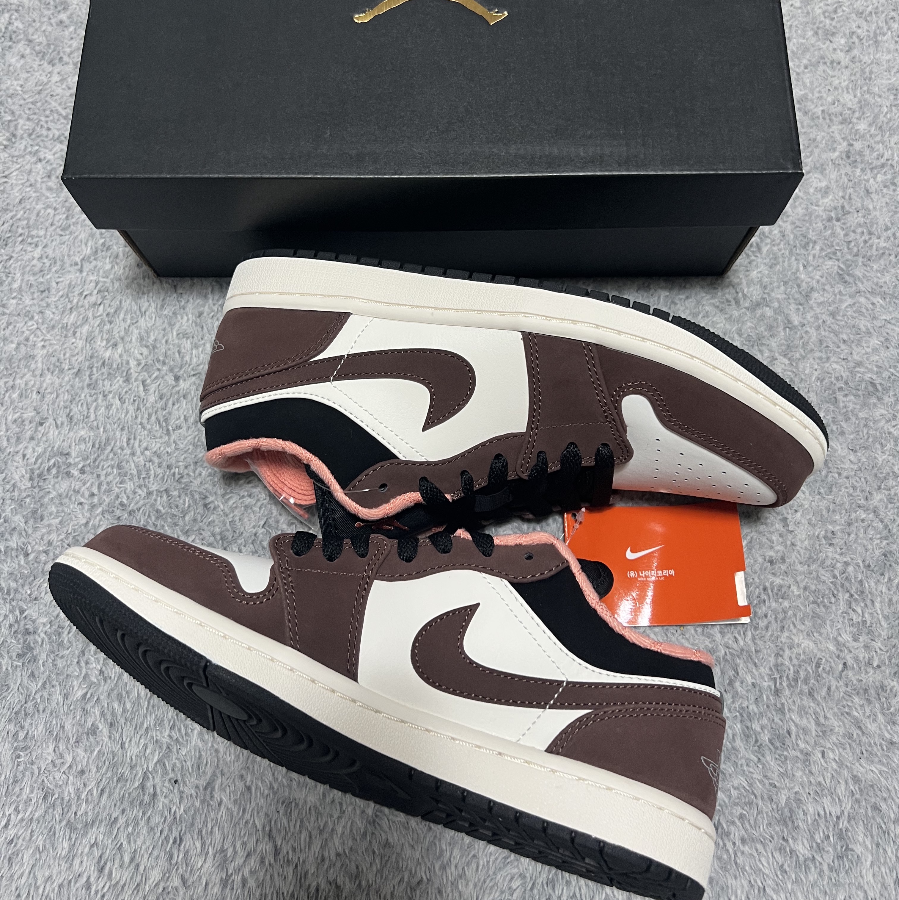 Jordan 1 Low SE Chocolate Bliss 착용 스타일