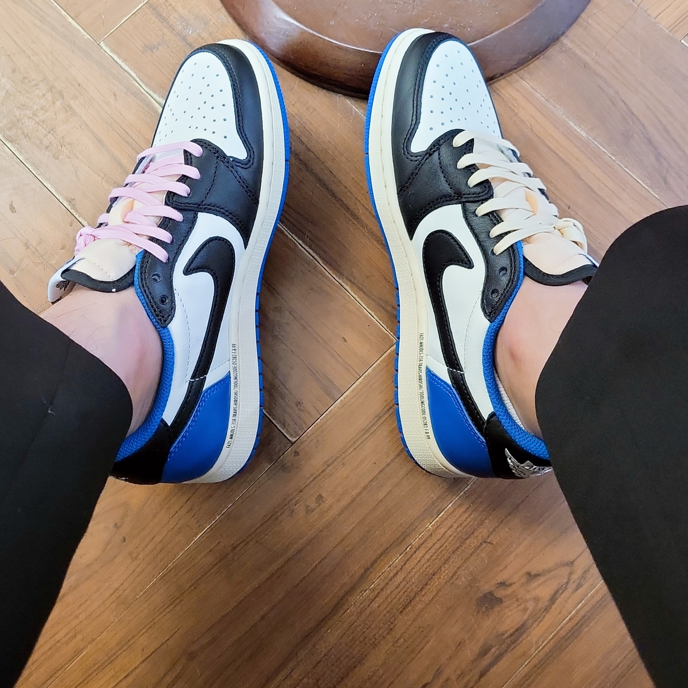 Jordan 1 x Travis Scott x Fragment Retro Low OG SP Military Blue 착용 스타일 - 1