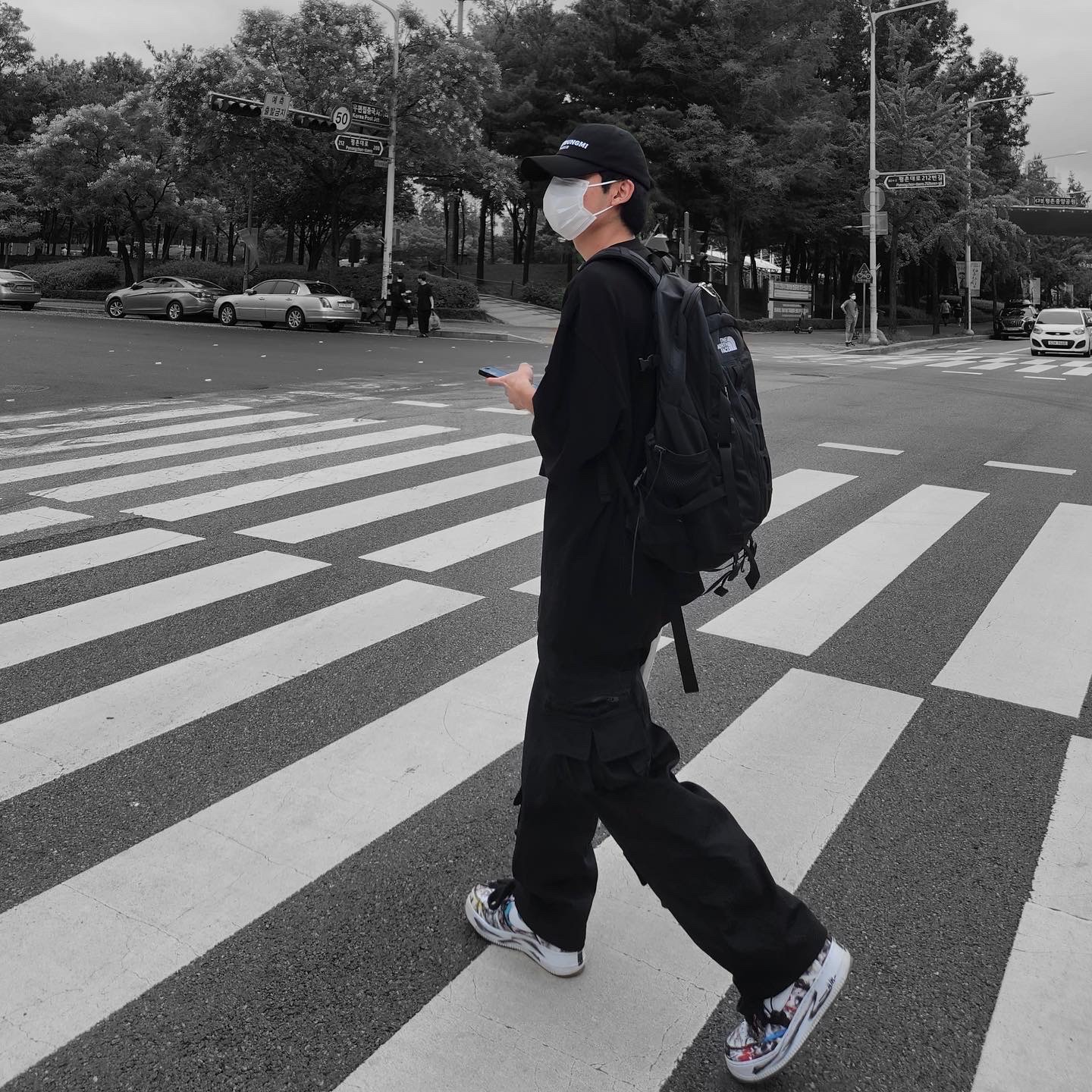 Nike x Peaceminusone Air Force 1 Low Para-Noise, Wooyoungmi White Embroidered Logo Ball Cap Black 착용 스타일