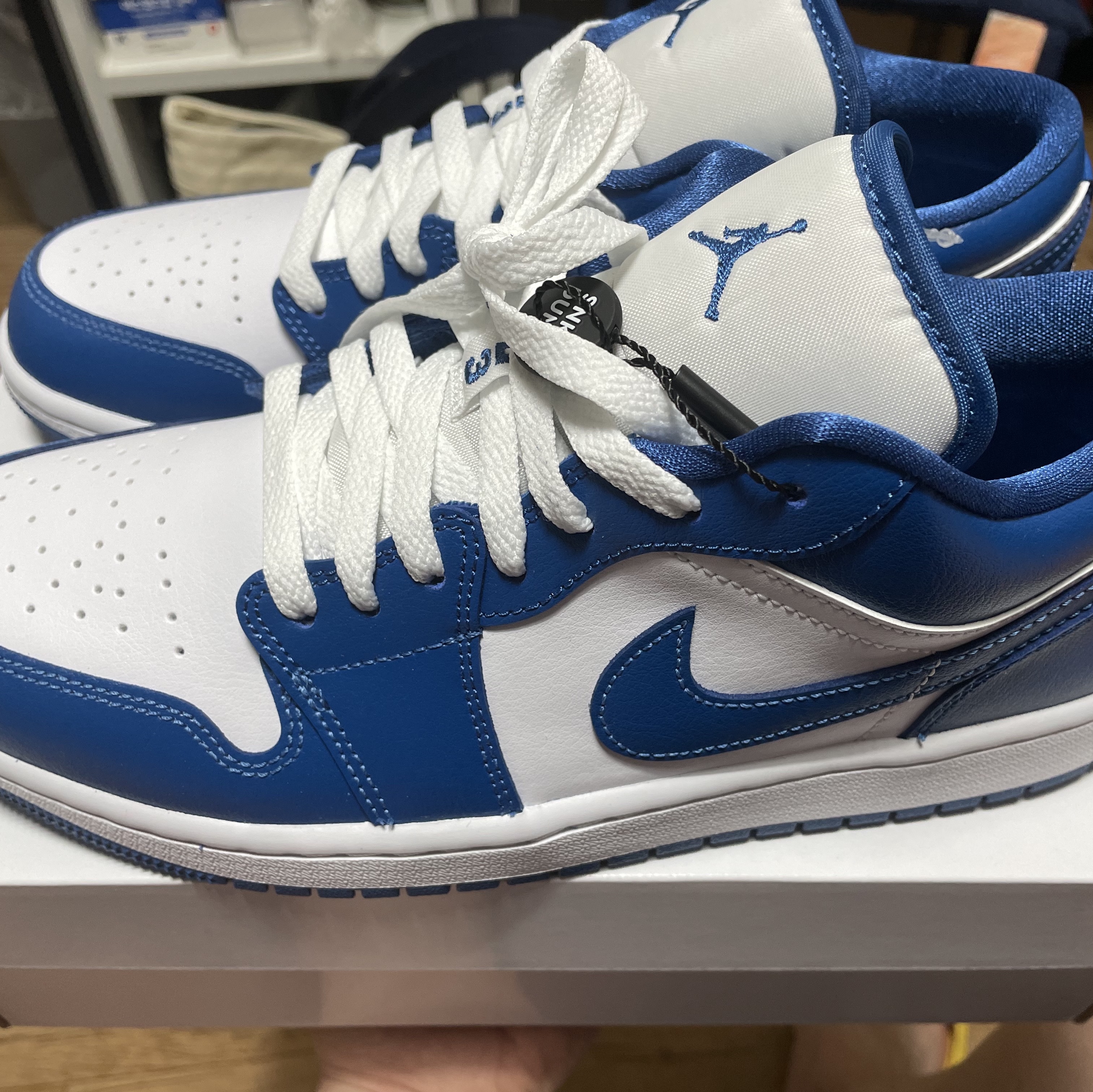 (W) Jordan 1 Low White Dark Marina Blue 착용 스타일