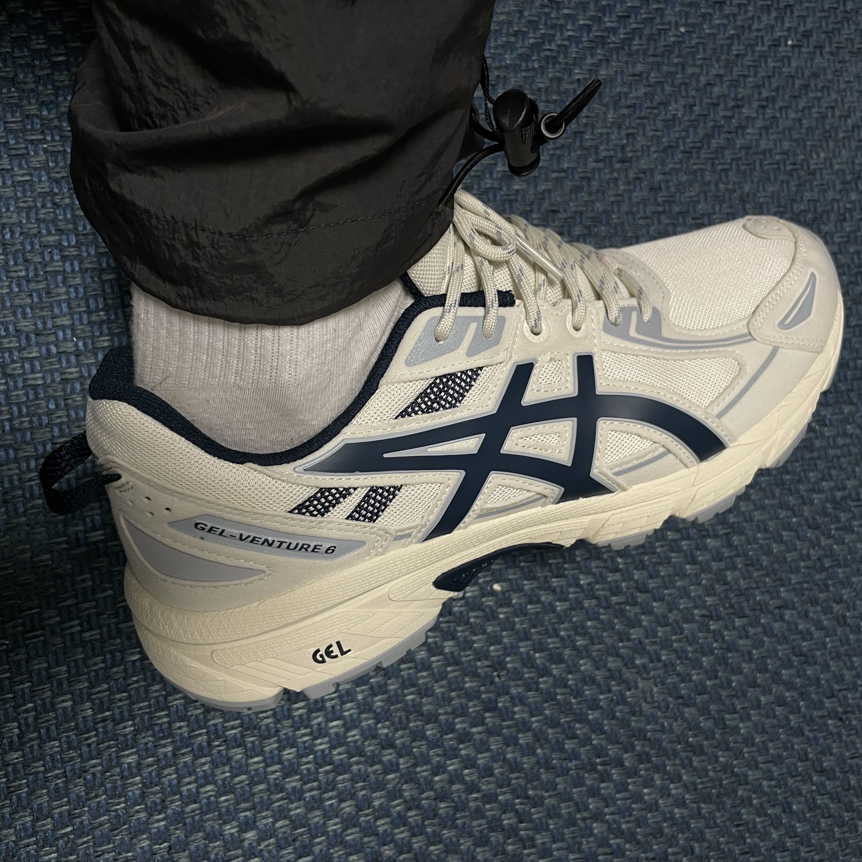 Asics Gel-Venture 6 SPS Birch French Blue 착용 스타일