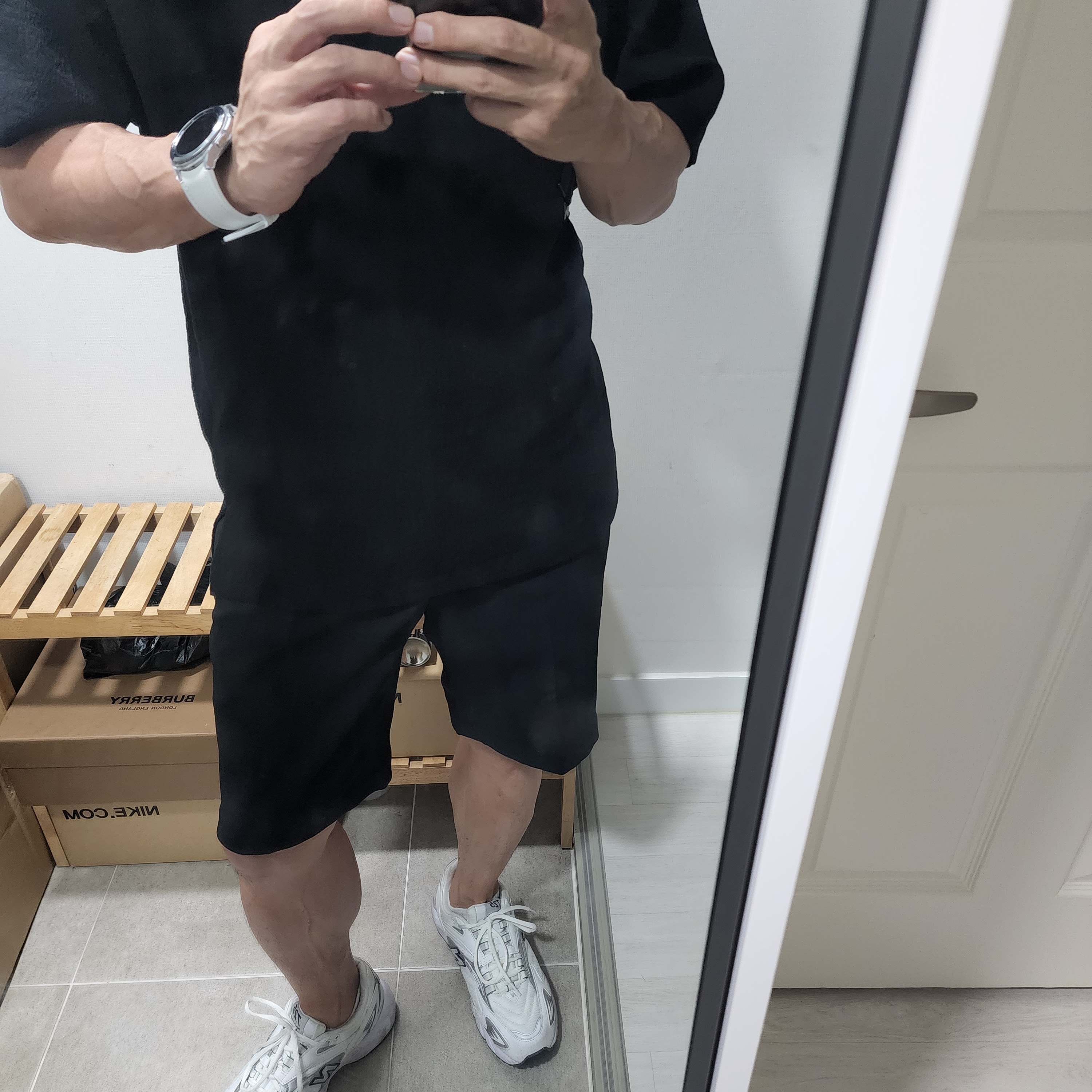 New Balance 725 White 착용 스타일