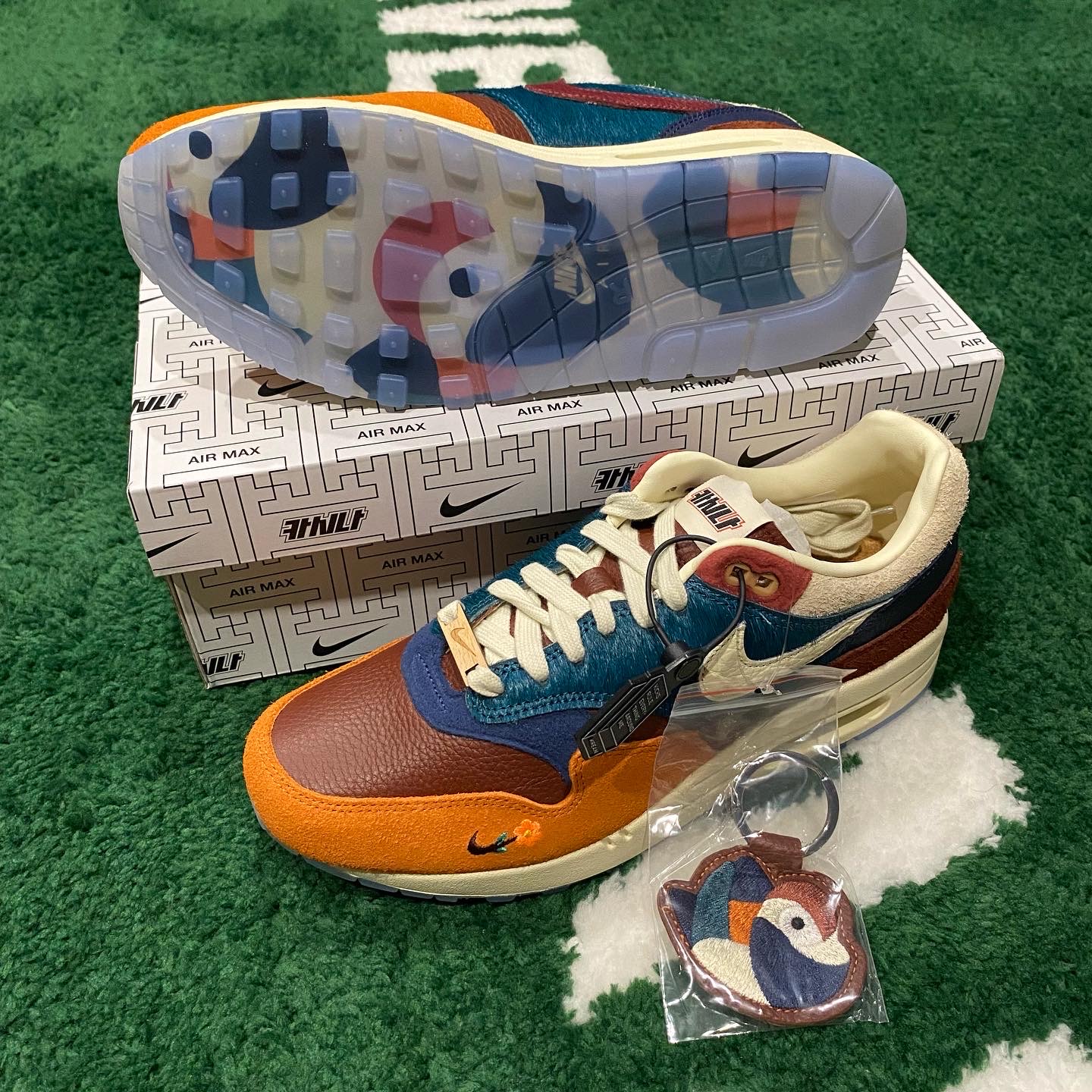 Nike x Kasina Air Max 1 SP Won-Ang Orange, Stone Island B0943 Nylon Metal Swimming Trunk Olive Green - 22SS 착용 스타일 - 2