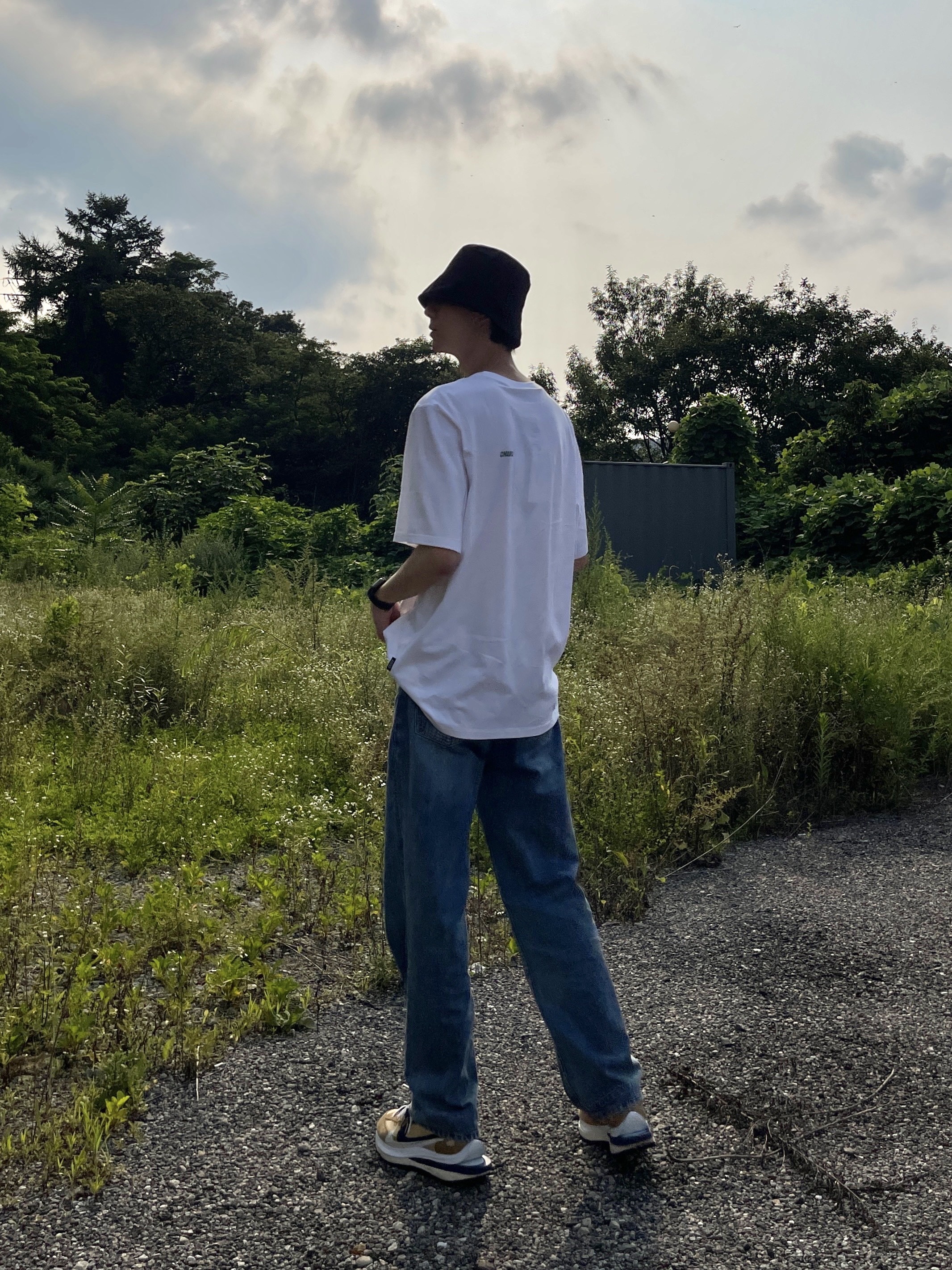 Nike x Sacai VaporWaffle Sesame and Blue Void 착용 스타일 - 3