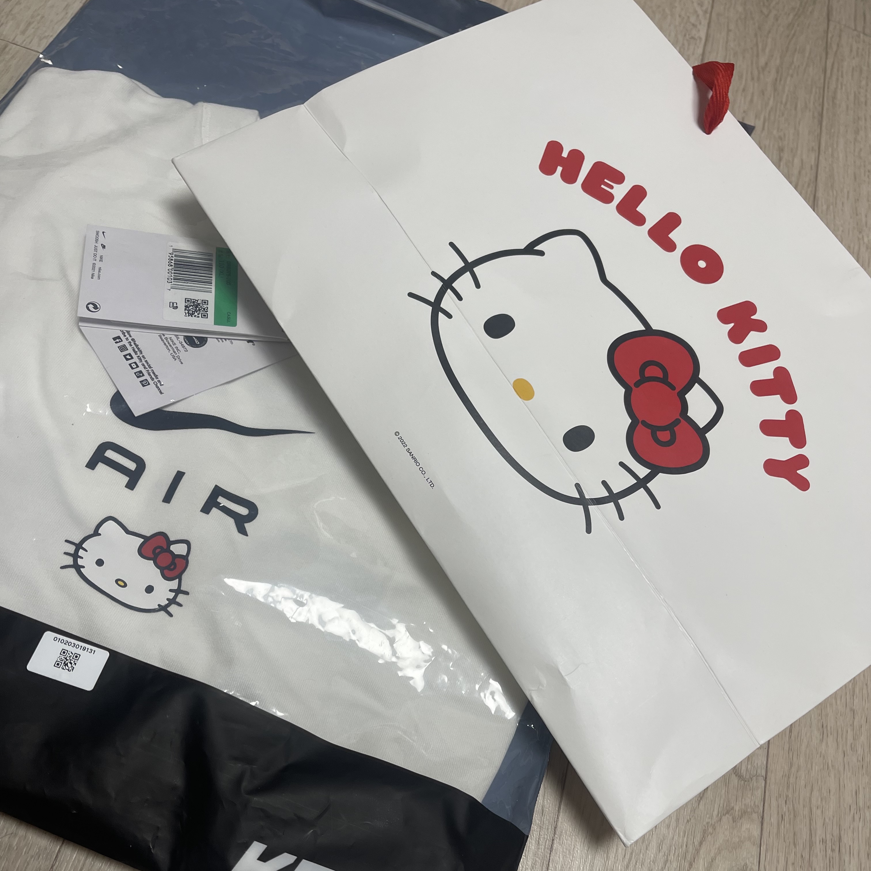 Nike x Hello Kitty NRG Air T-Shirt White - Asia 착용 스타일 - 2