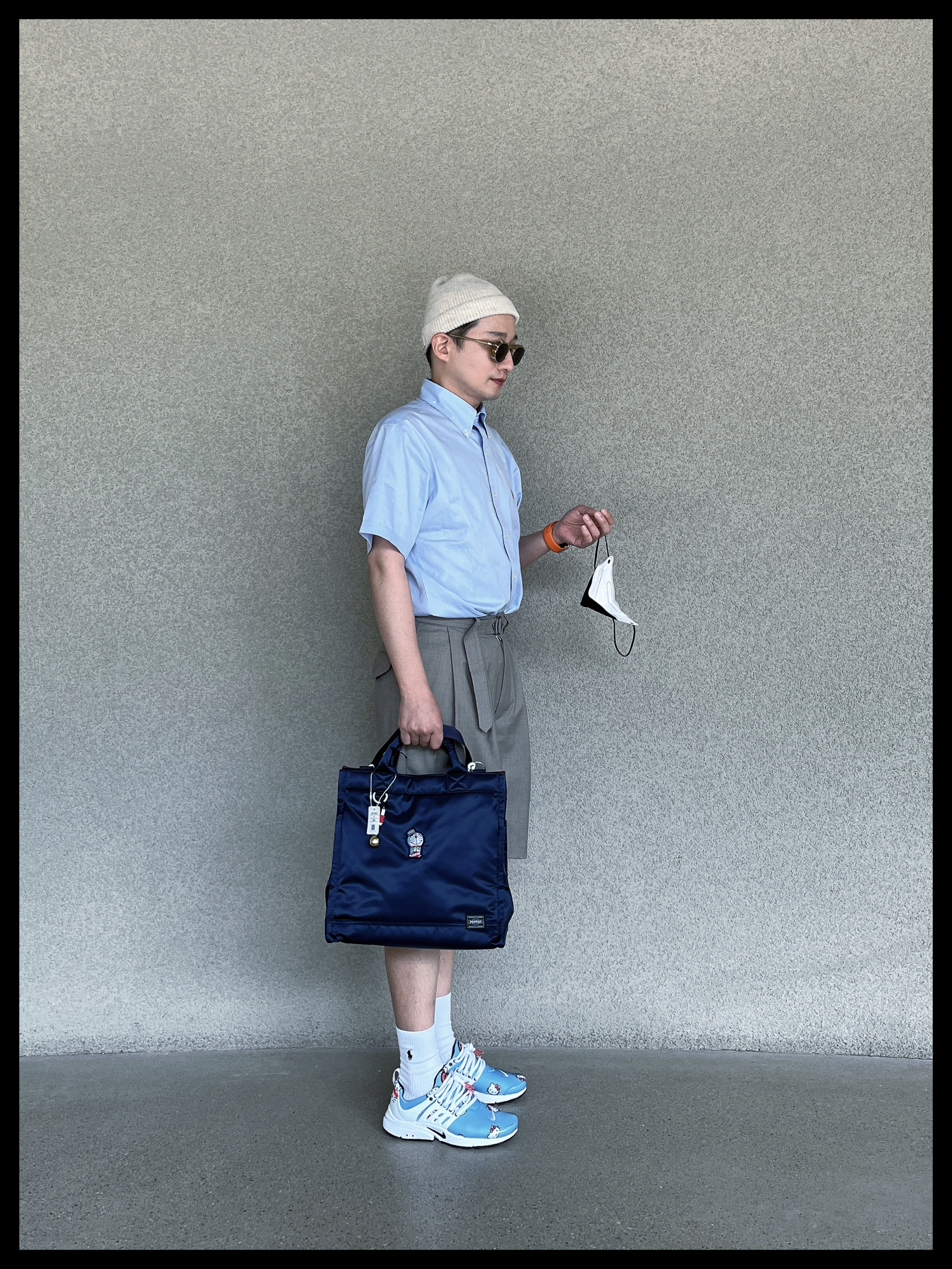 Porter x Doraemon 2Way Tote Bag Navy, Nike x Hello Kitty Air Presto University Blue 착용 스타일 - 1