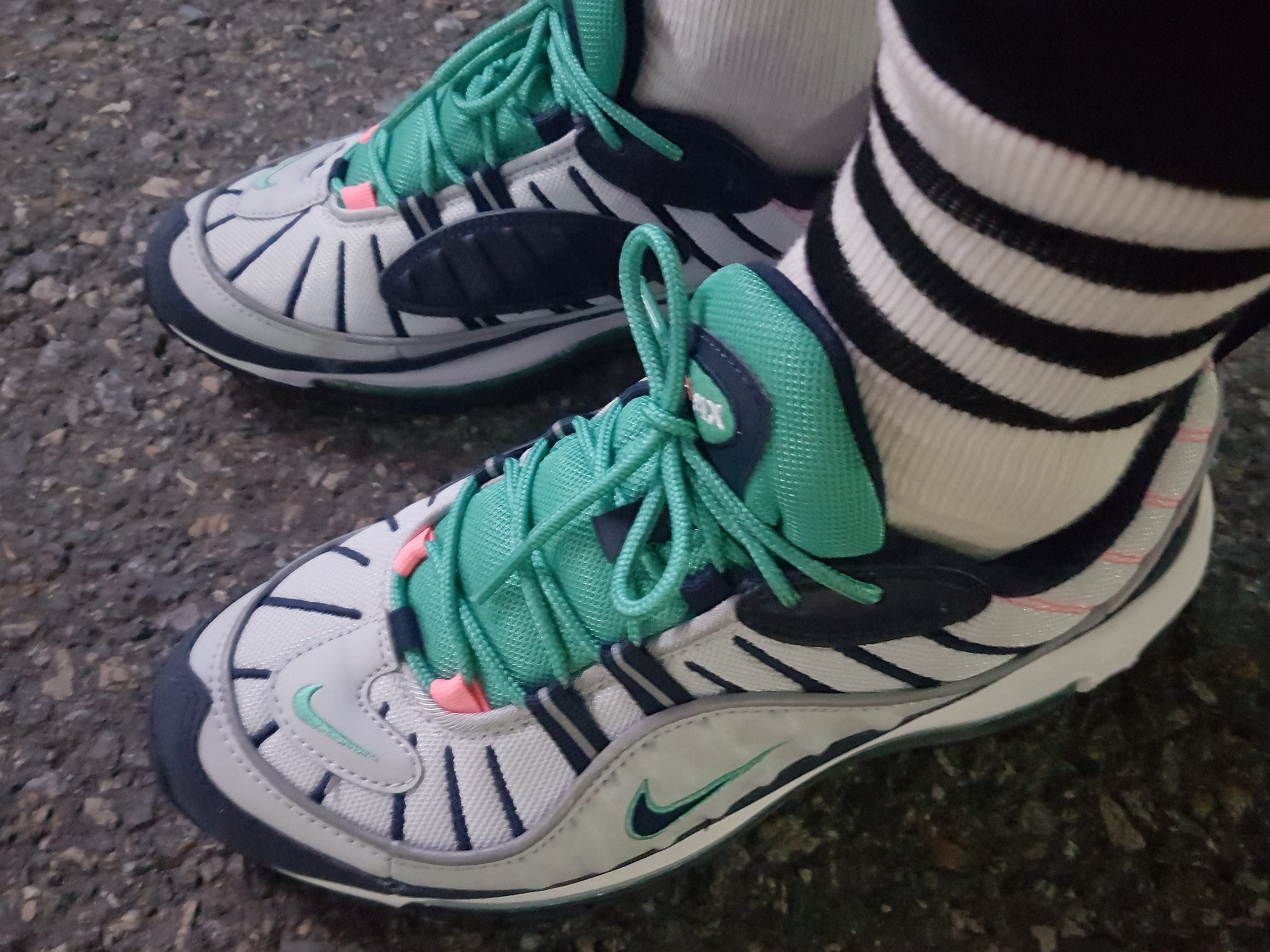Nike Air Max 98 Tidal Wave 착용 스타일