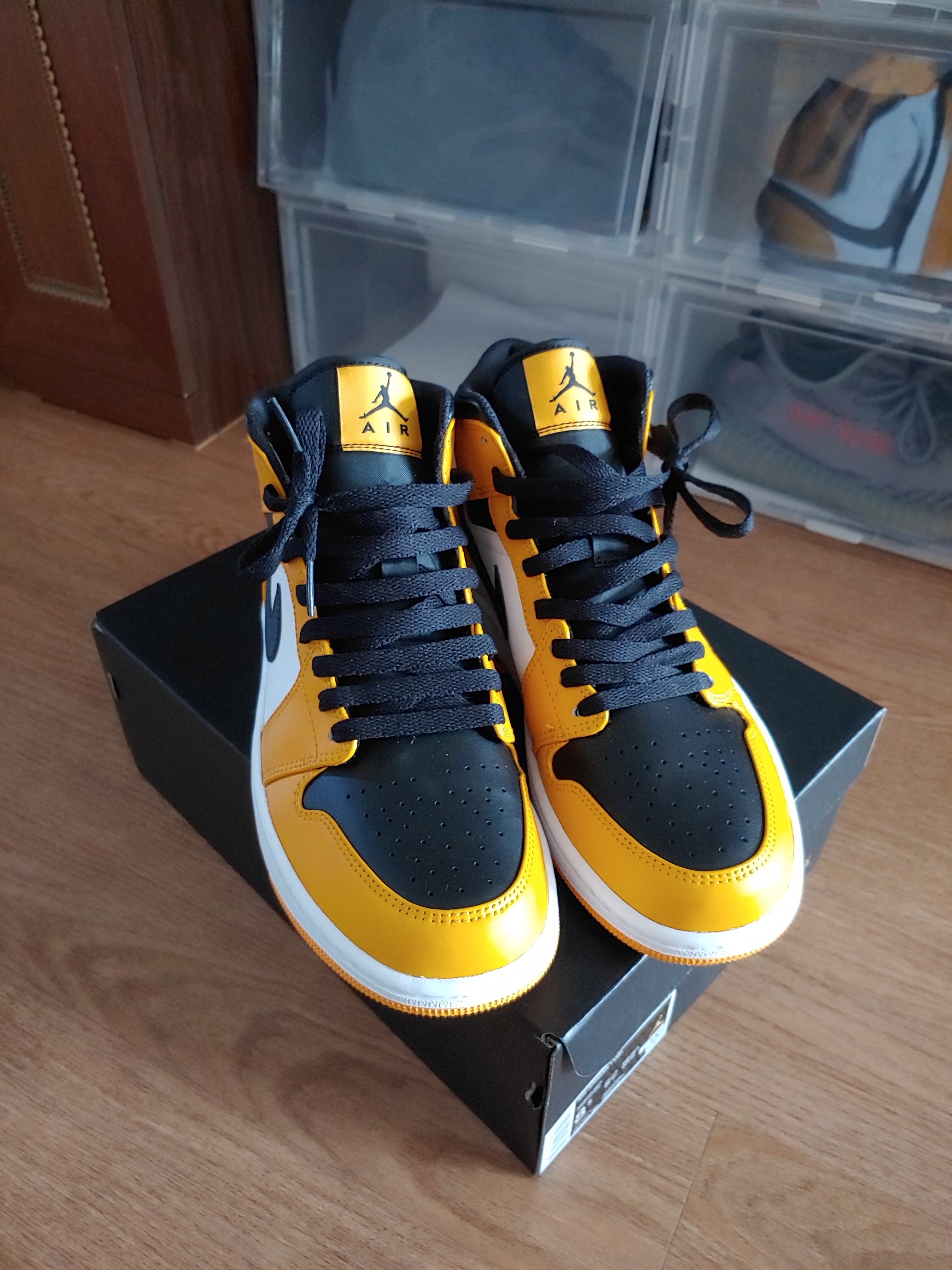 Jordan 1 Mid Taxi 착용 스타일 - 2