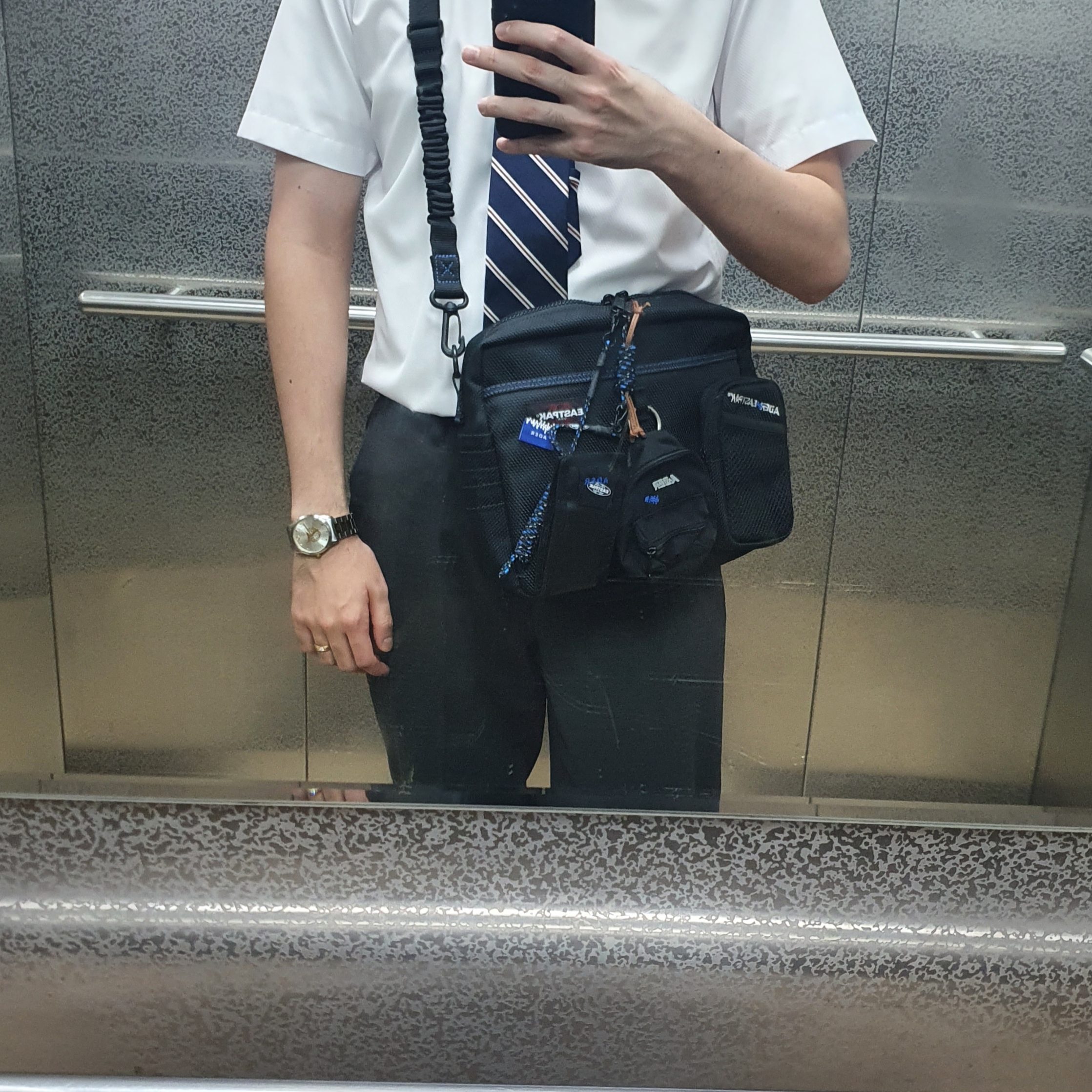 Ader Error x Eastpak Shoulder Bag Black 착용 스타일