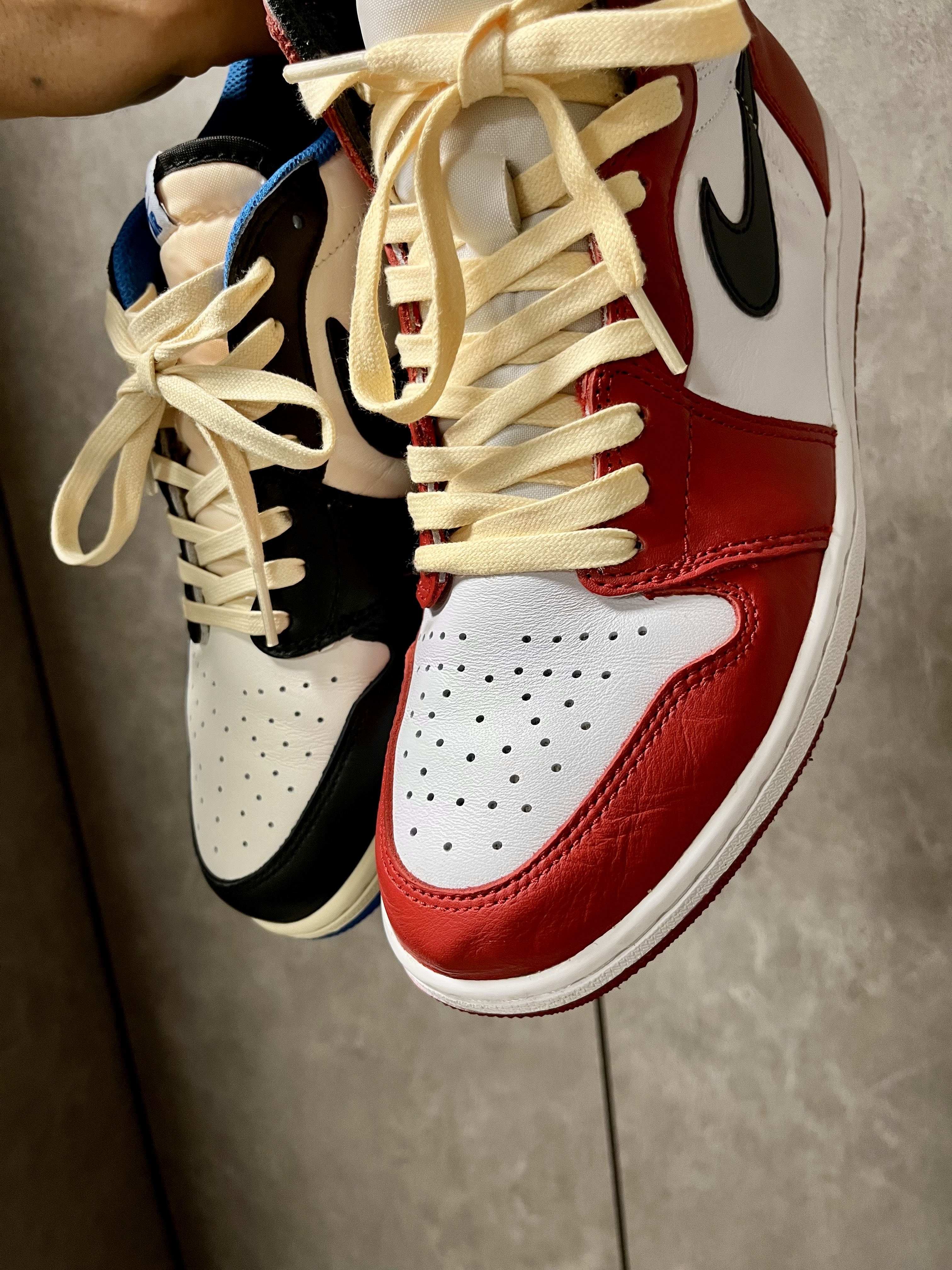 Jordan 1 x Travis Scott x Fragment Retro Low OG SP Military Blue, Jordan 1 Retro High OG Chicago 2015 착용 스타일
