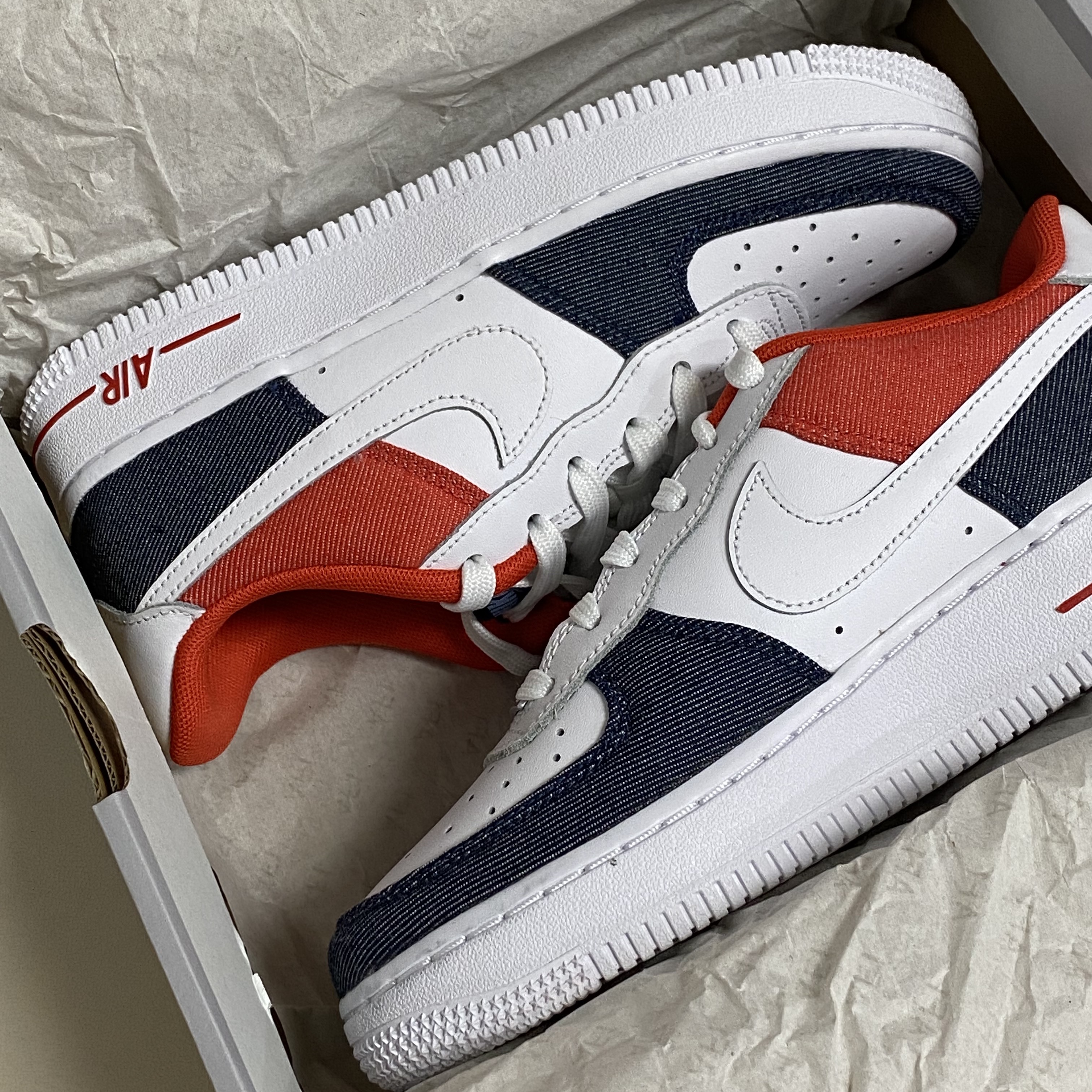 (GS) Nike Air Force 1 LV8 USA 착용 스타일