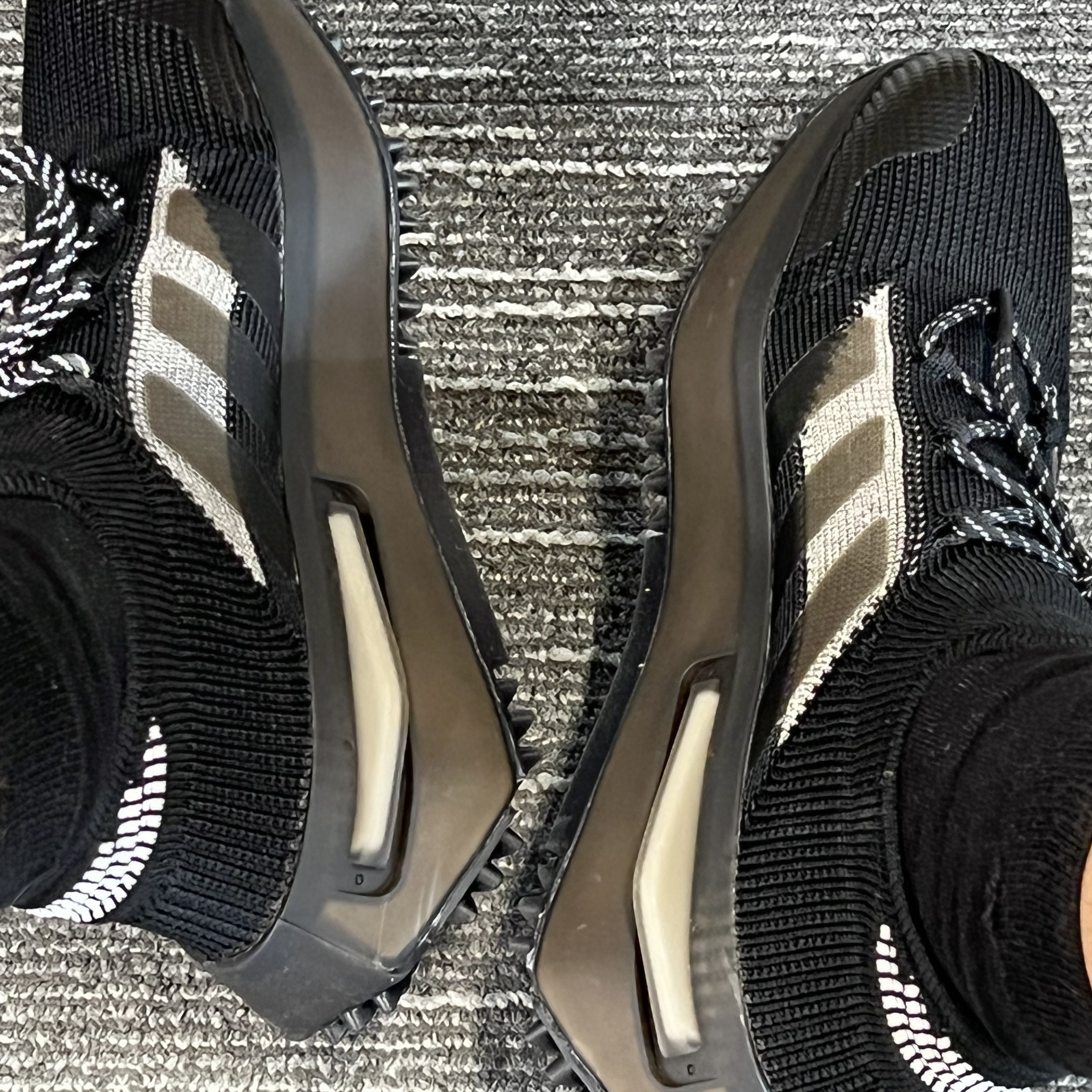 Adidas NMD S1 Core Black 착용 스타일