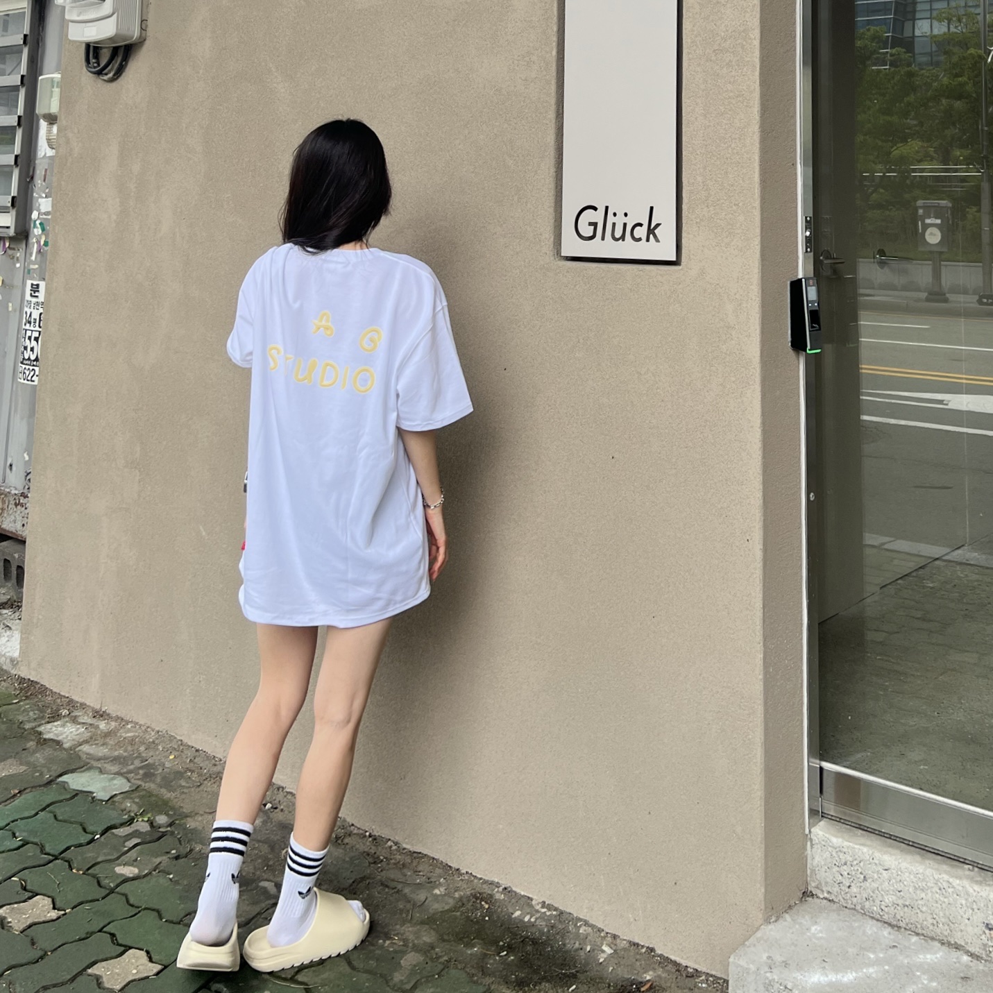 IAB Studio x Ottogi Mayonnaise 50th Anniversary T-Shirt White, Adidas Yeezy Slide Bone 착용 스타일 - 5
