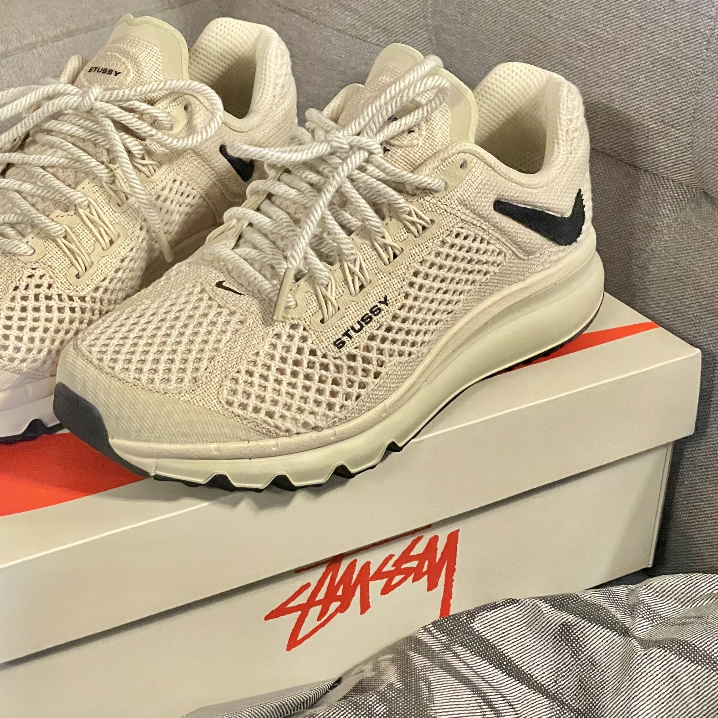 Nike x Stussy Air Max 2013 Fossil 착용 스타일