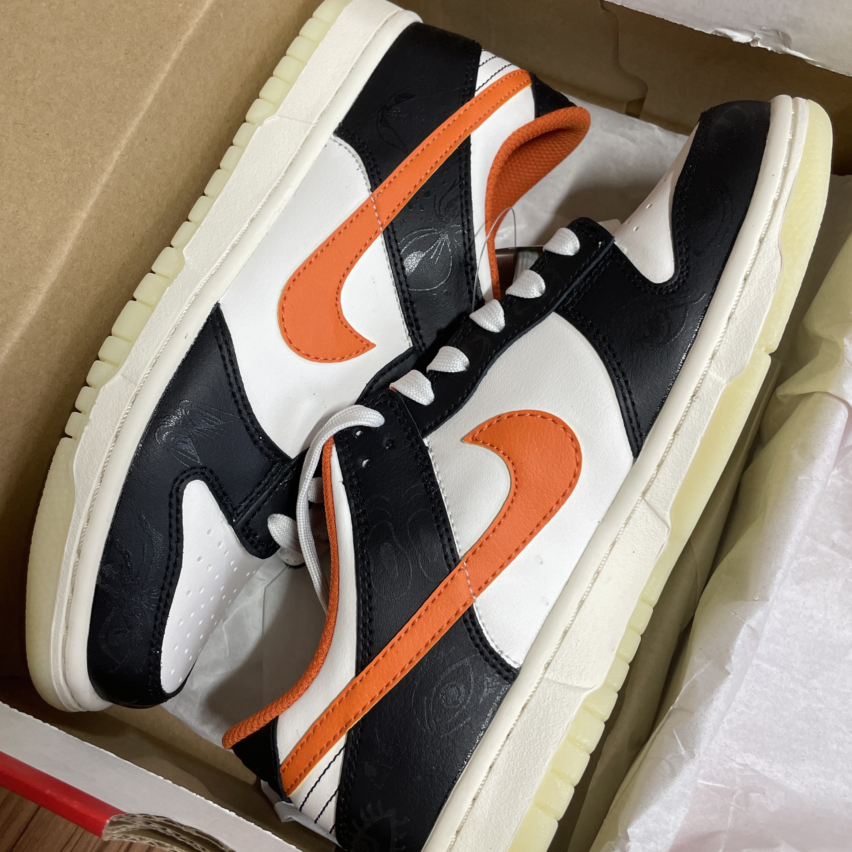 Nike Dunk Low Retro PRM Halloween 착용 스타일