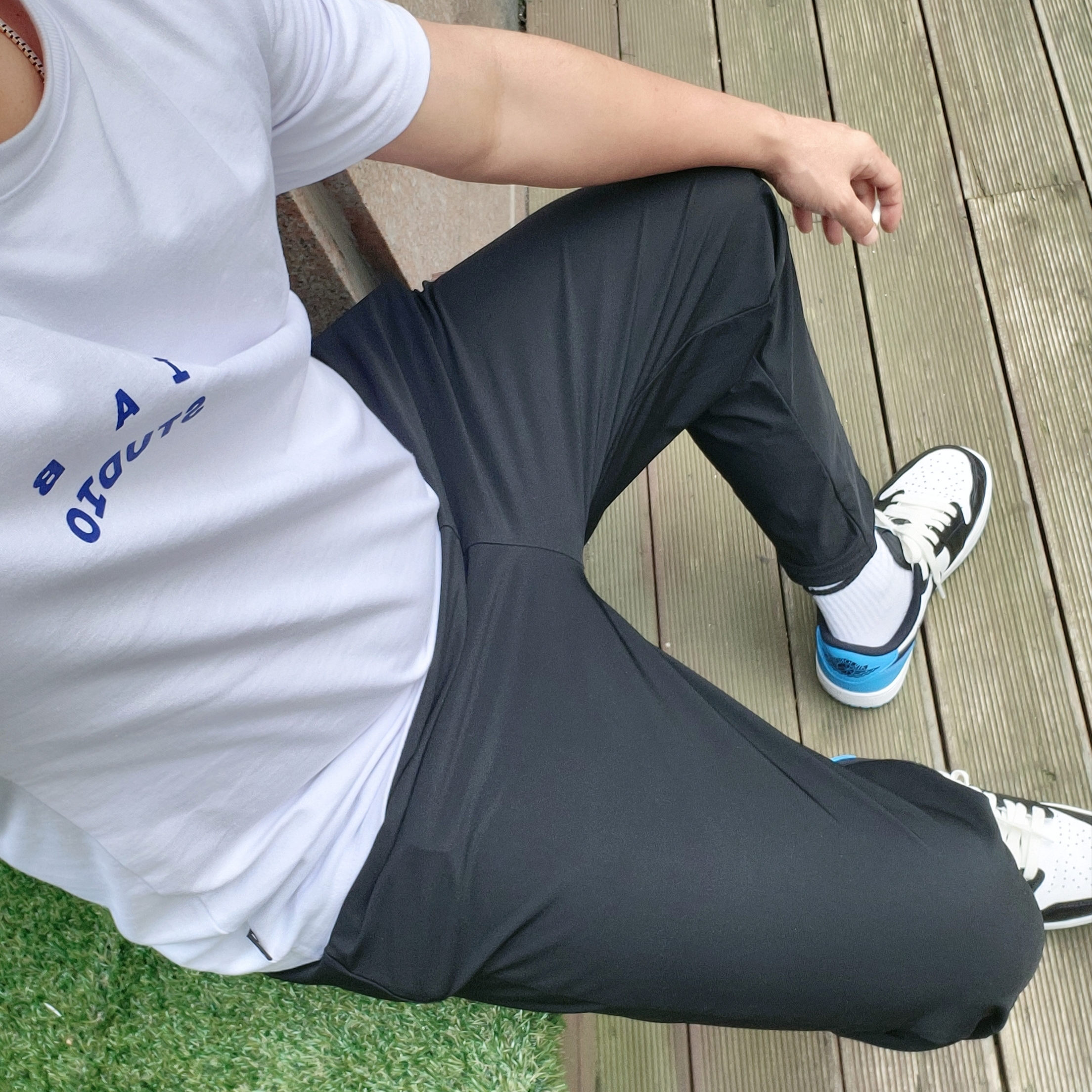 IAB Studio T-Shirt White Navy - 22FW, Jordan 1 Retro Low OG Black and Dark Powder Blue 착용 스타일
