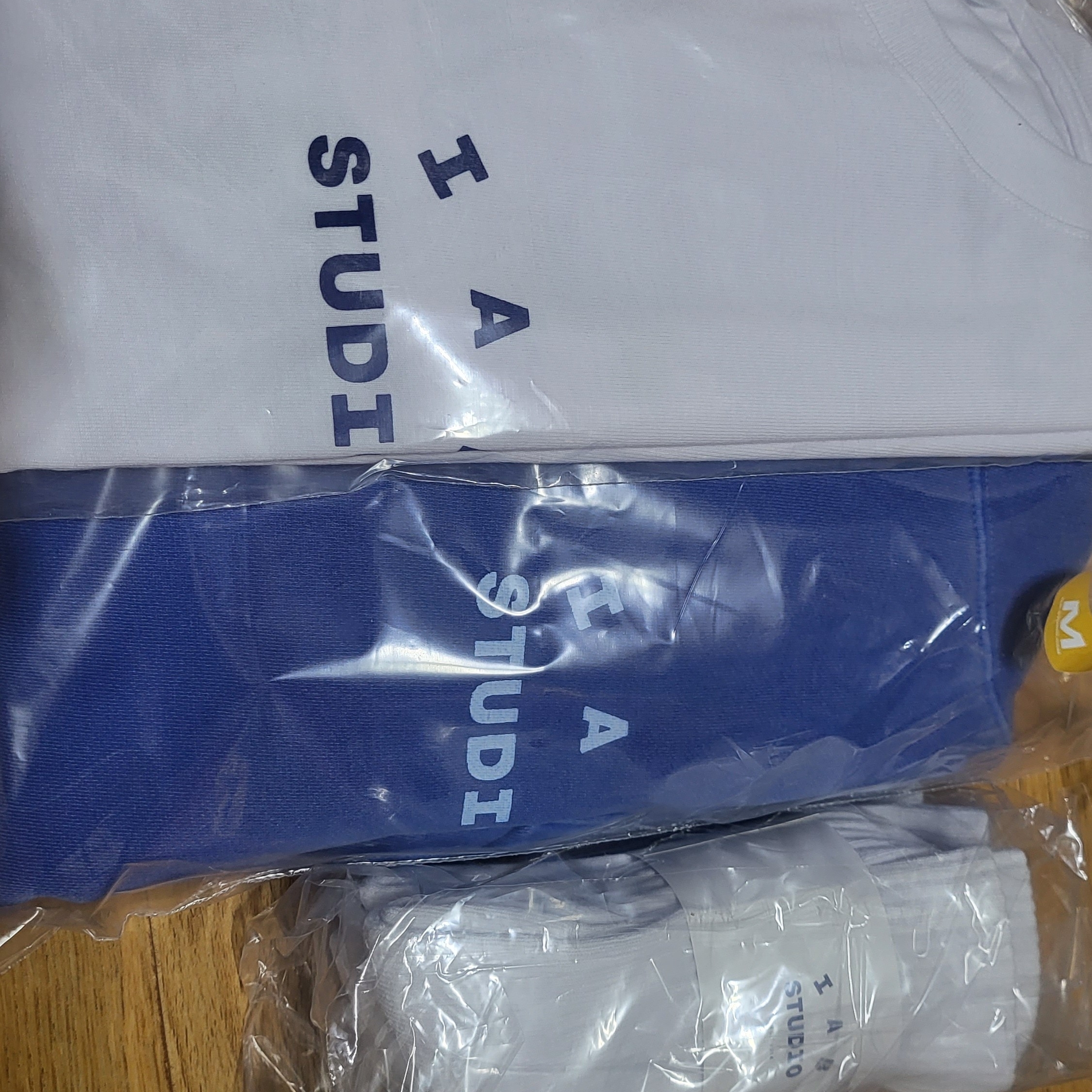 IAB Studio T-Shirt White Navy - 22FW, IAB Studio Pigment Hoodie Royal Blue - 22FW 착용 스타일