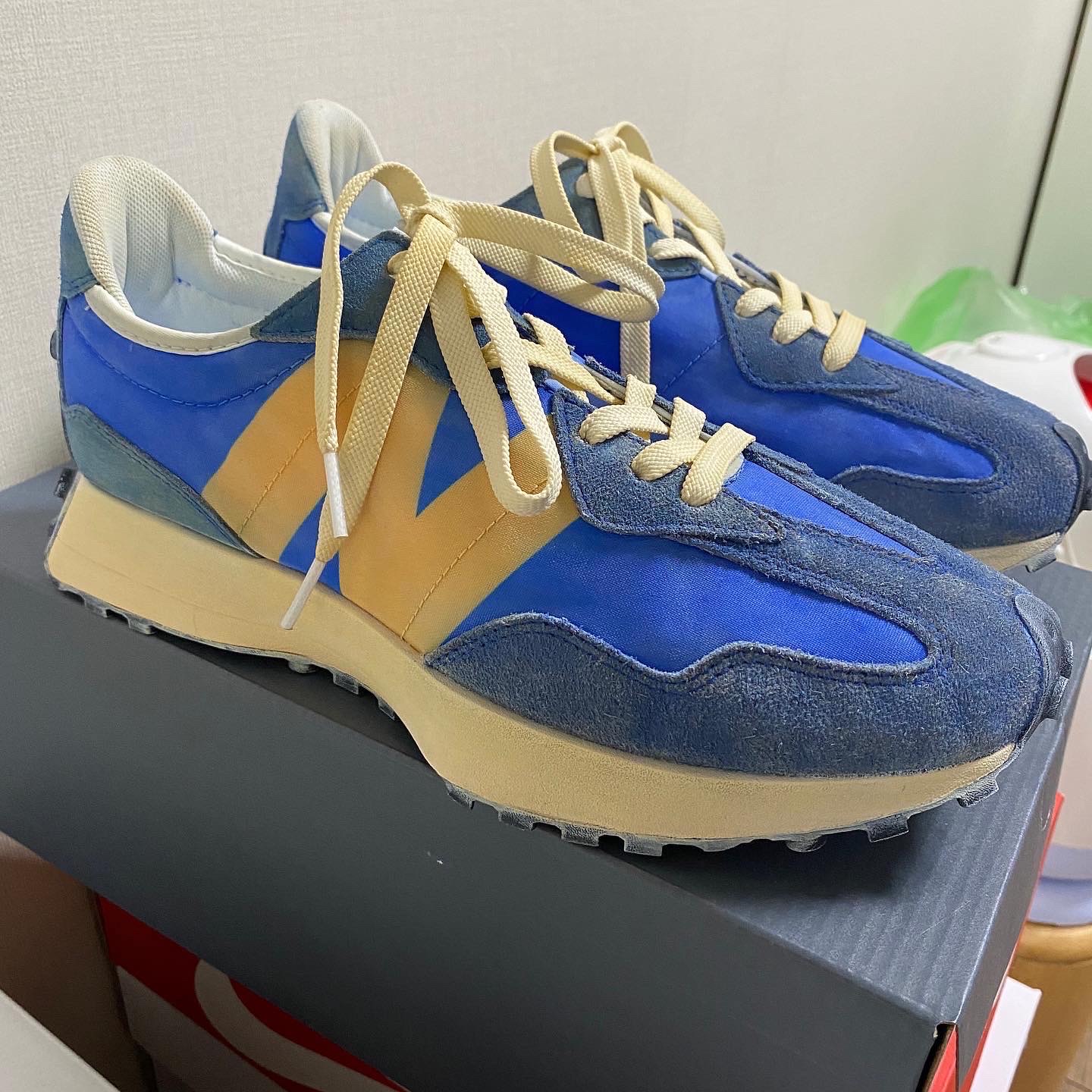 New Balance 327 Blue 착용 스타일 - 3