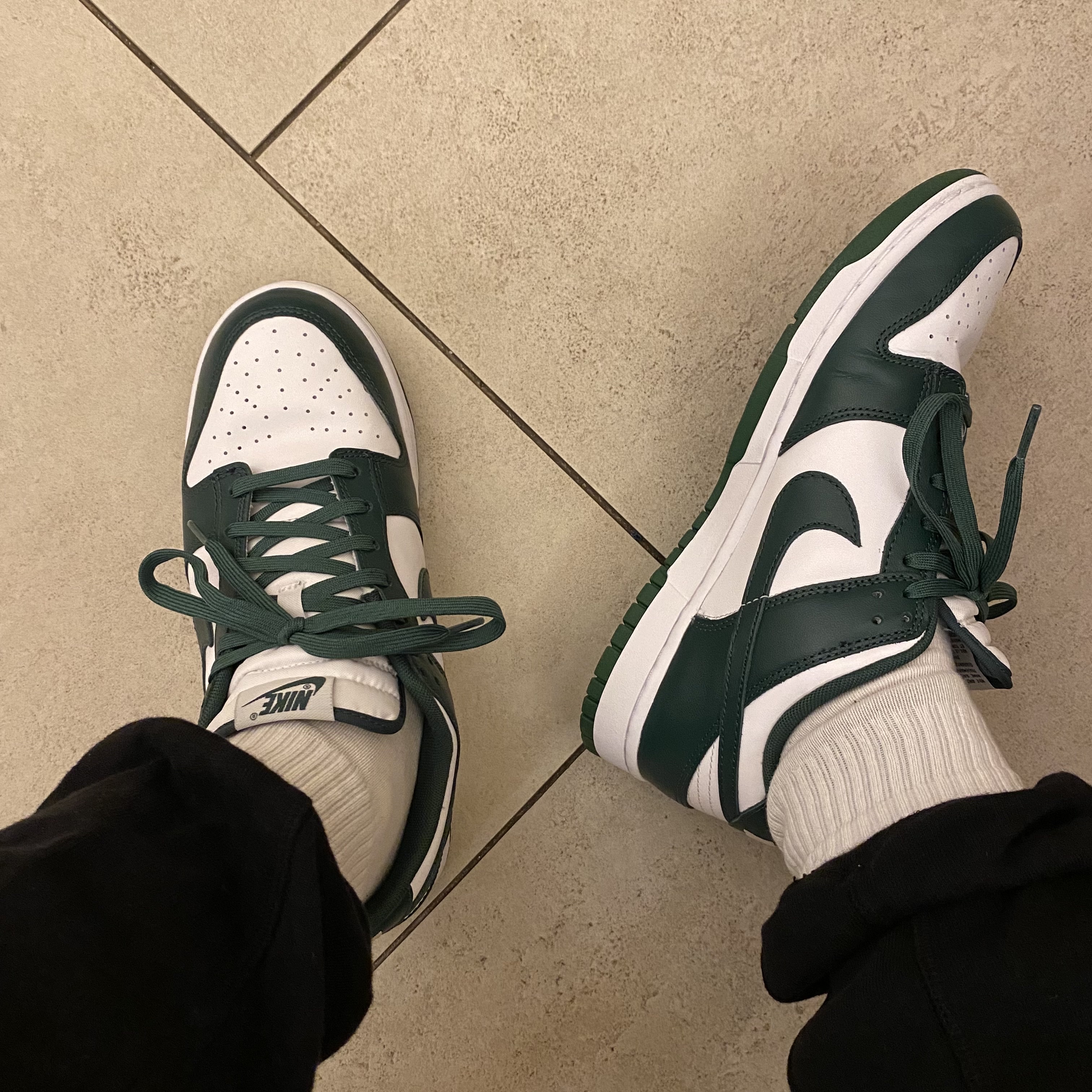 Nike Dunk Low Retro Varsity Green 착용 스타일