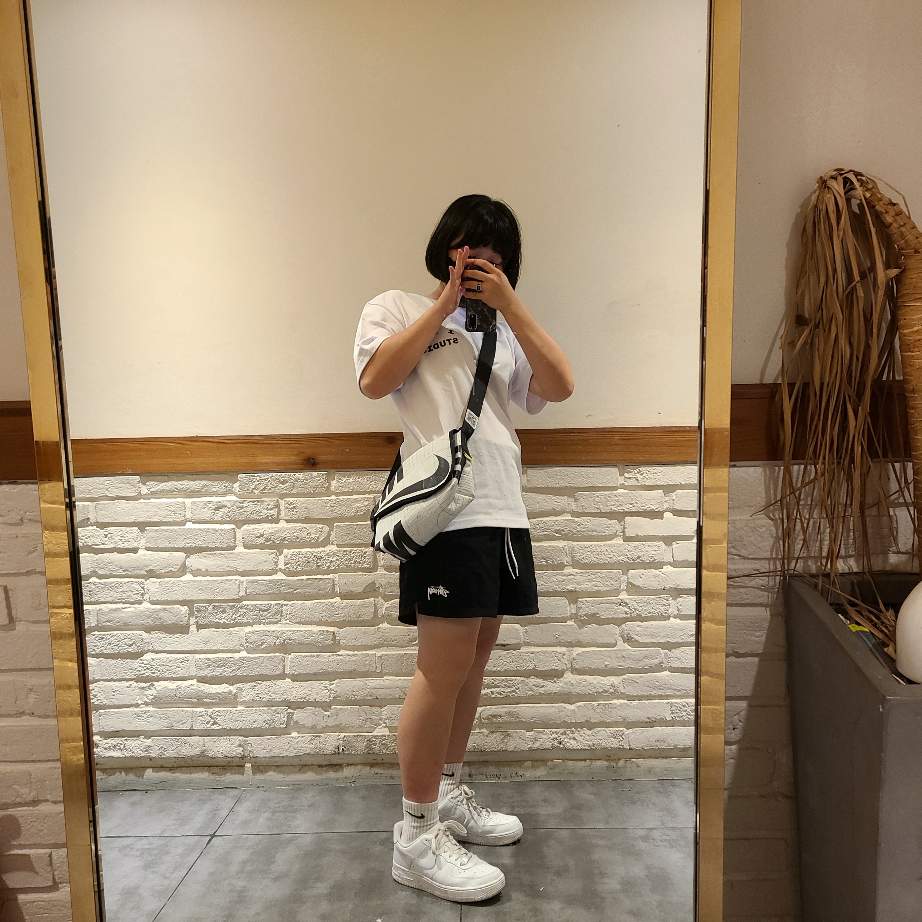 (W) Nike Air Force 1 '07 Low White, Nike Air Force 1 '07 Low White 착용 스타일 - 1