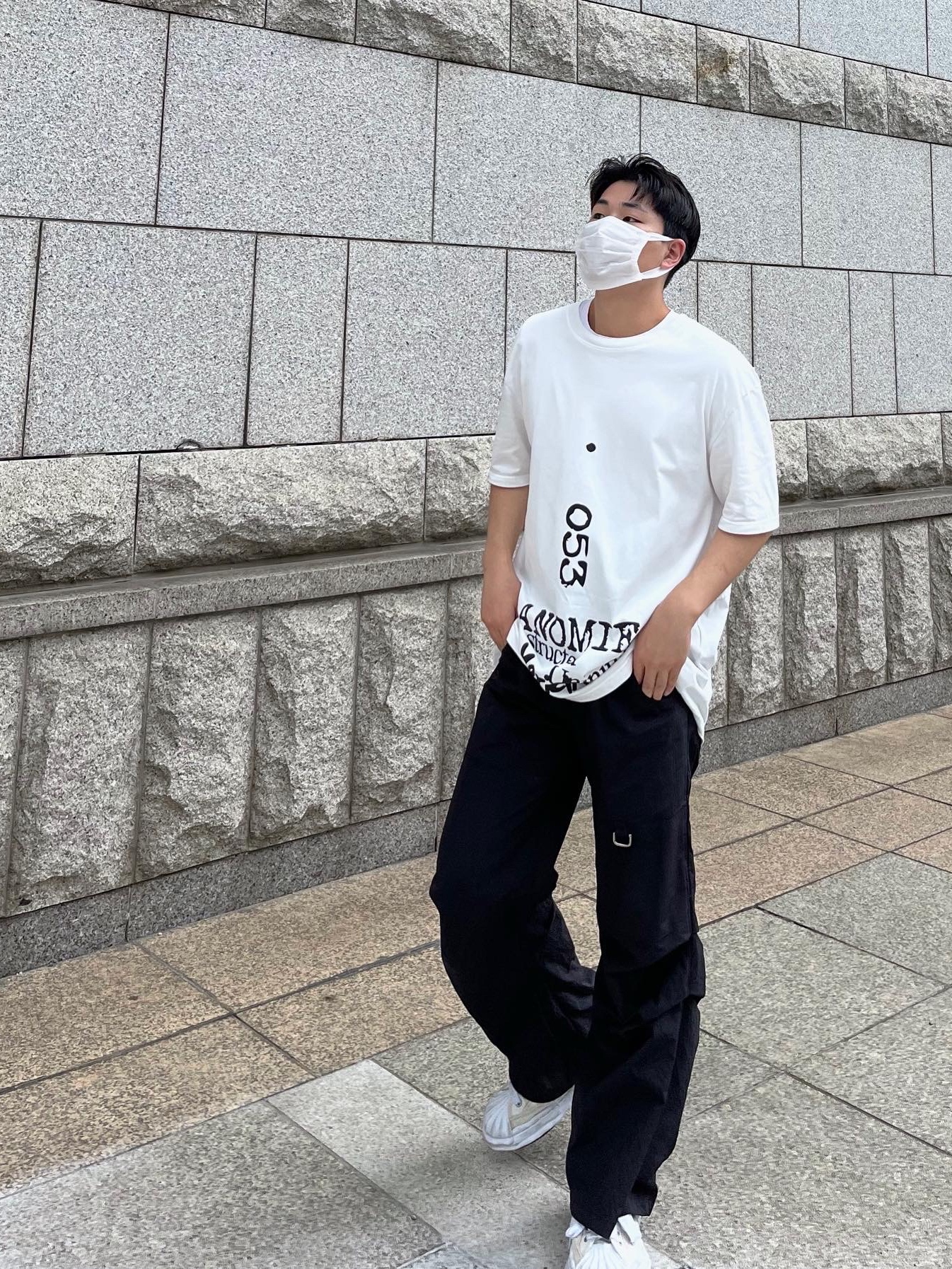 Maison Mihara Yasuhiro Blakey OG Sole Canvas Low-top Sneakers White 착용 스타일 - 1