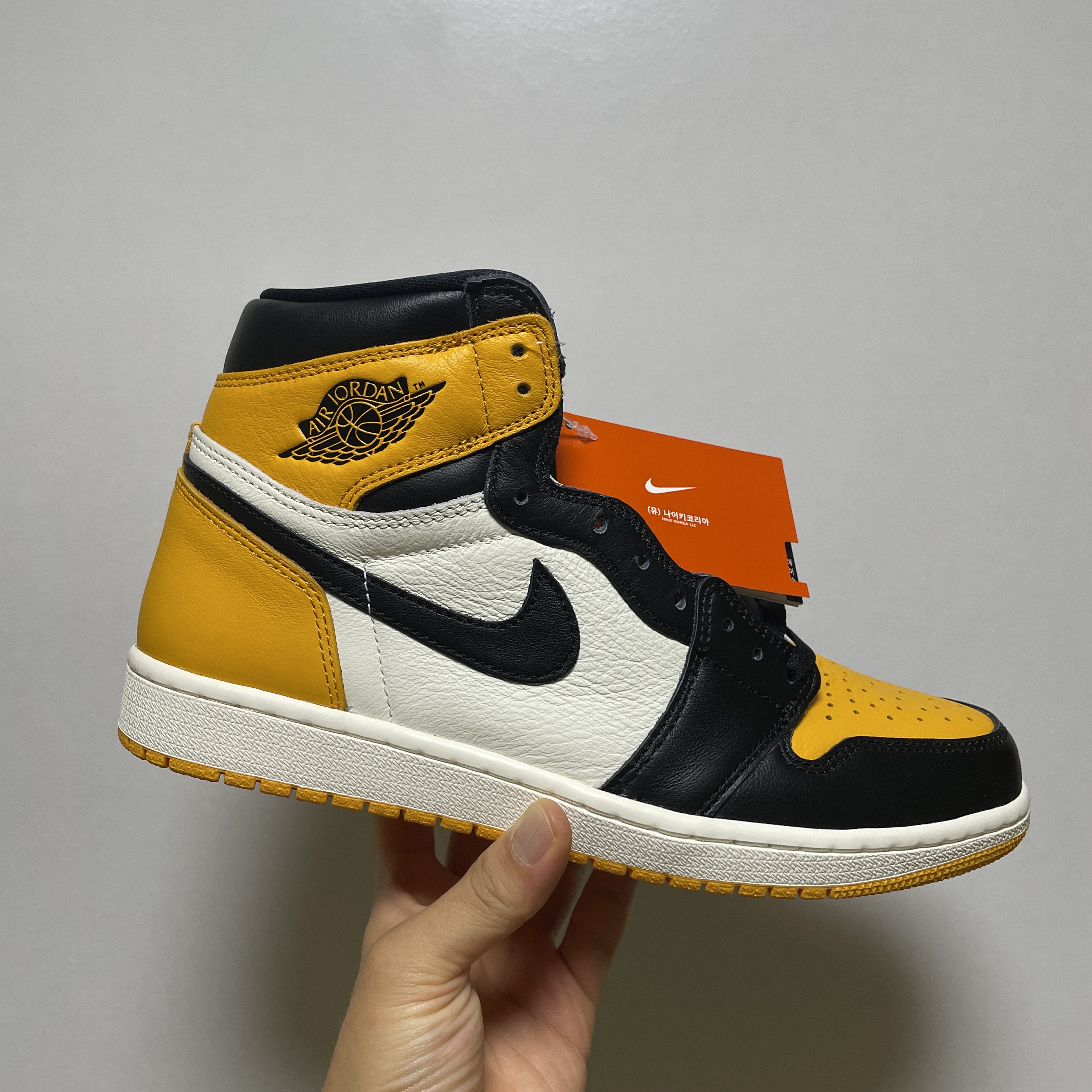 Jordan 1 Retro High OG Taxi 착용 스타일 - 1