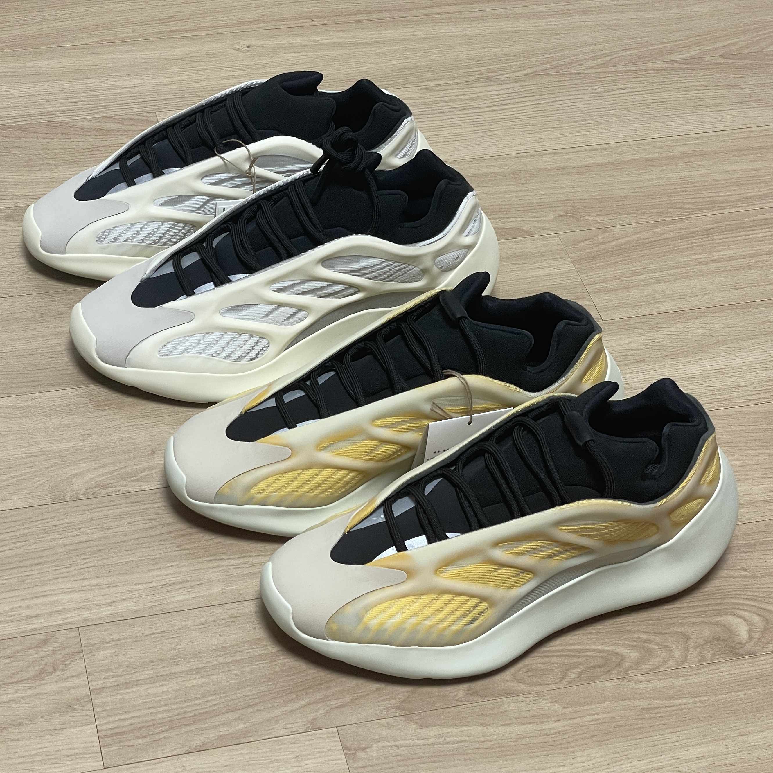 Adidas Yeezy 700 V3 Azael 2022/2023, Adidas Yeezy 700 V3 Mono Safflower 착용 스타일 - 1